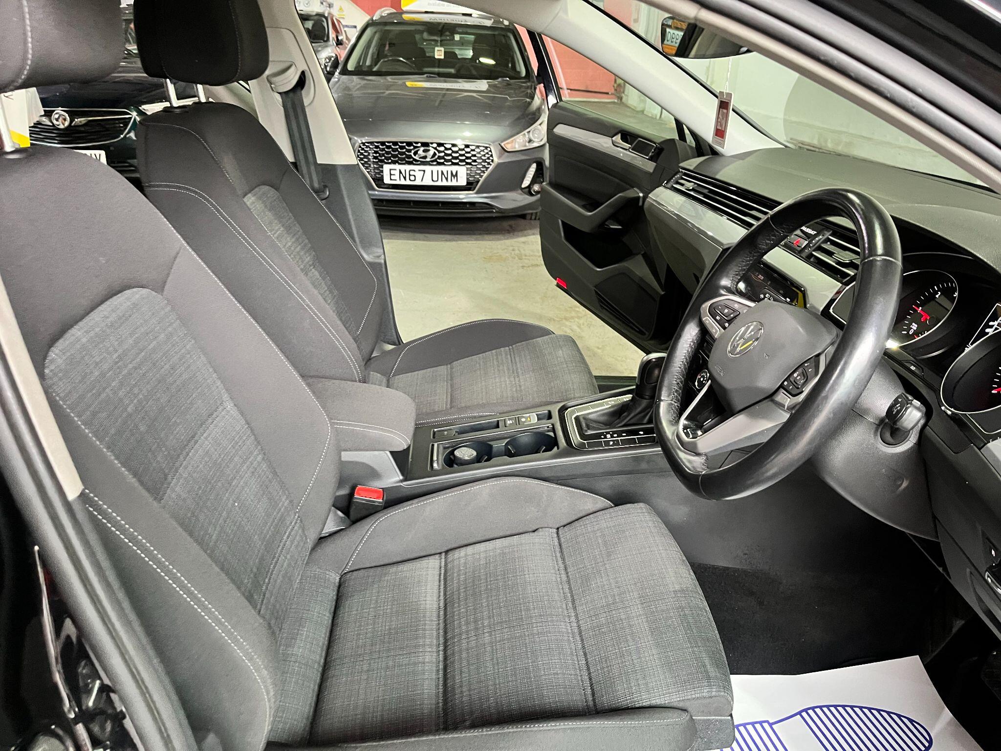 Volkswagen Passat view 52