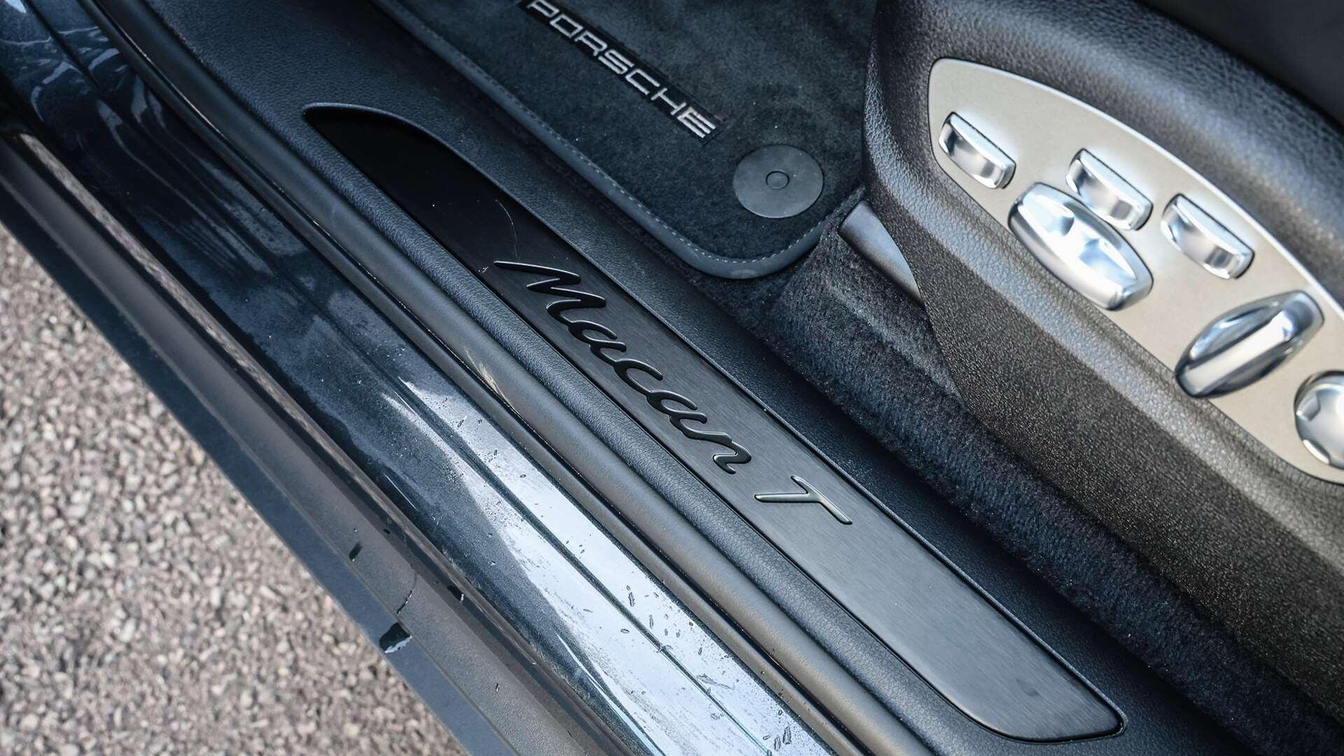 Porsche Macan view 29