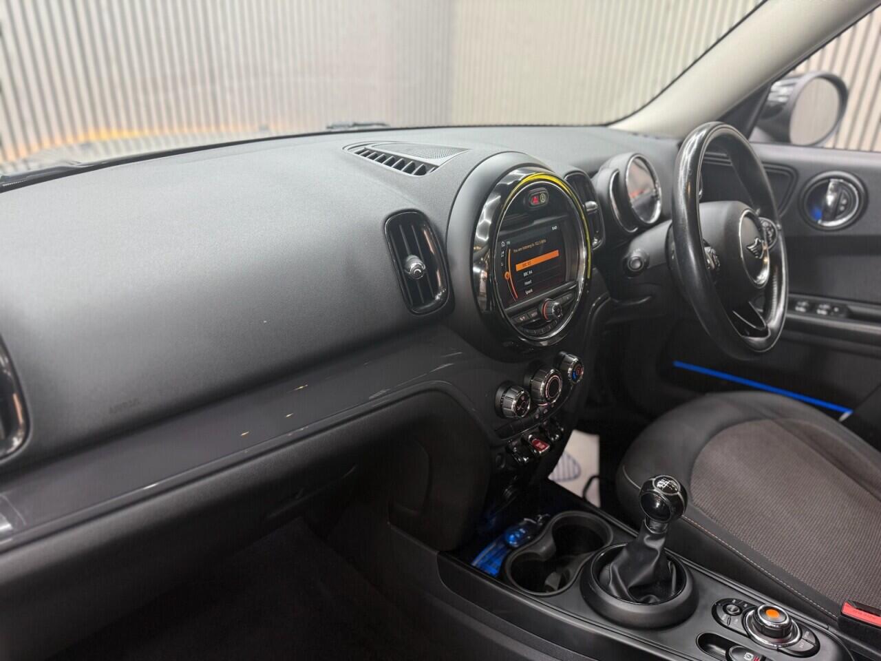 Mini Countryman view 5
