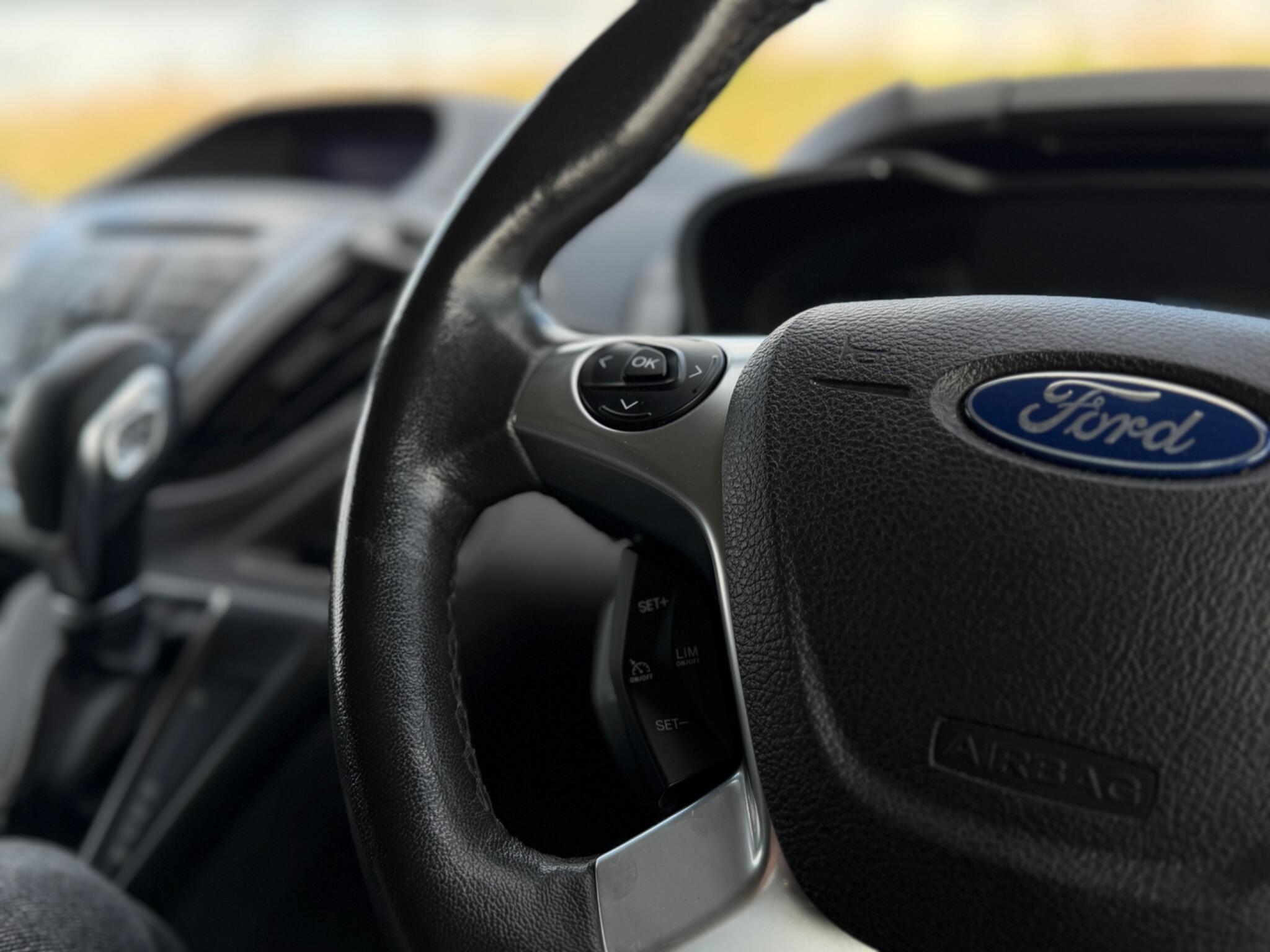 Ford Transit Custom view 10