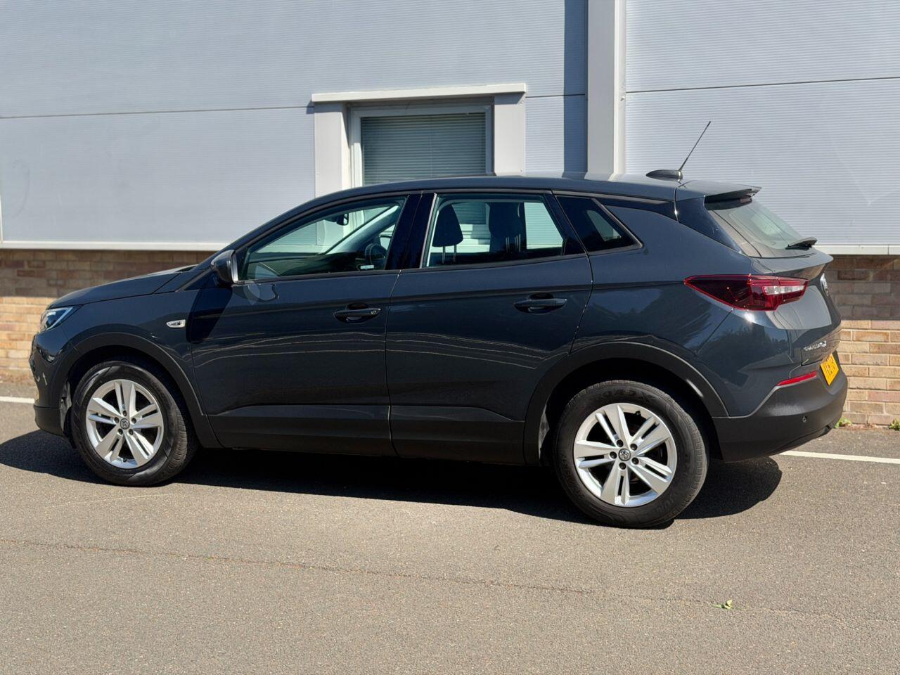 Vauxhall Grandland X view 32