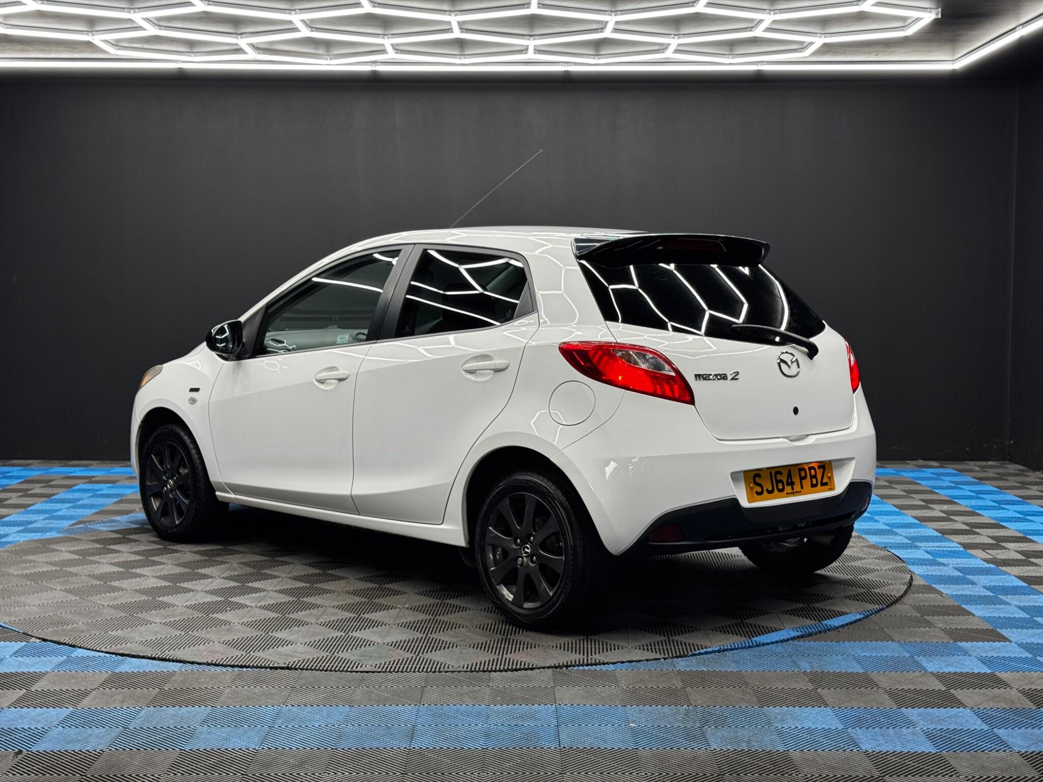 Mazda Mazda2 view 7