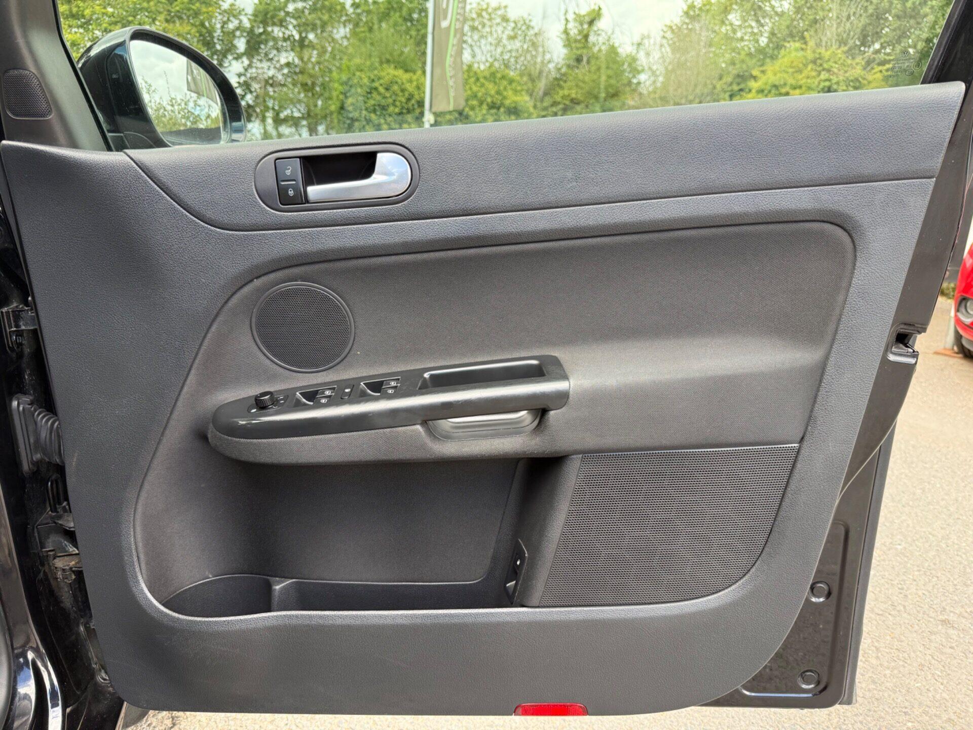 Volkswagen Golf Plus view 32