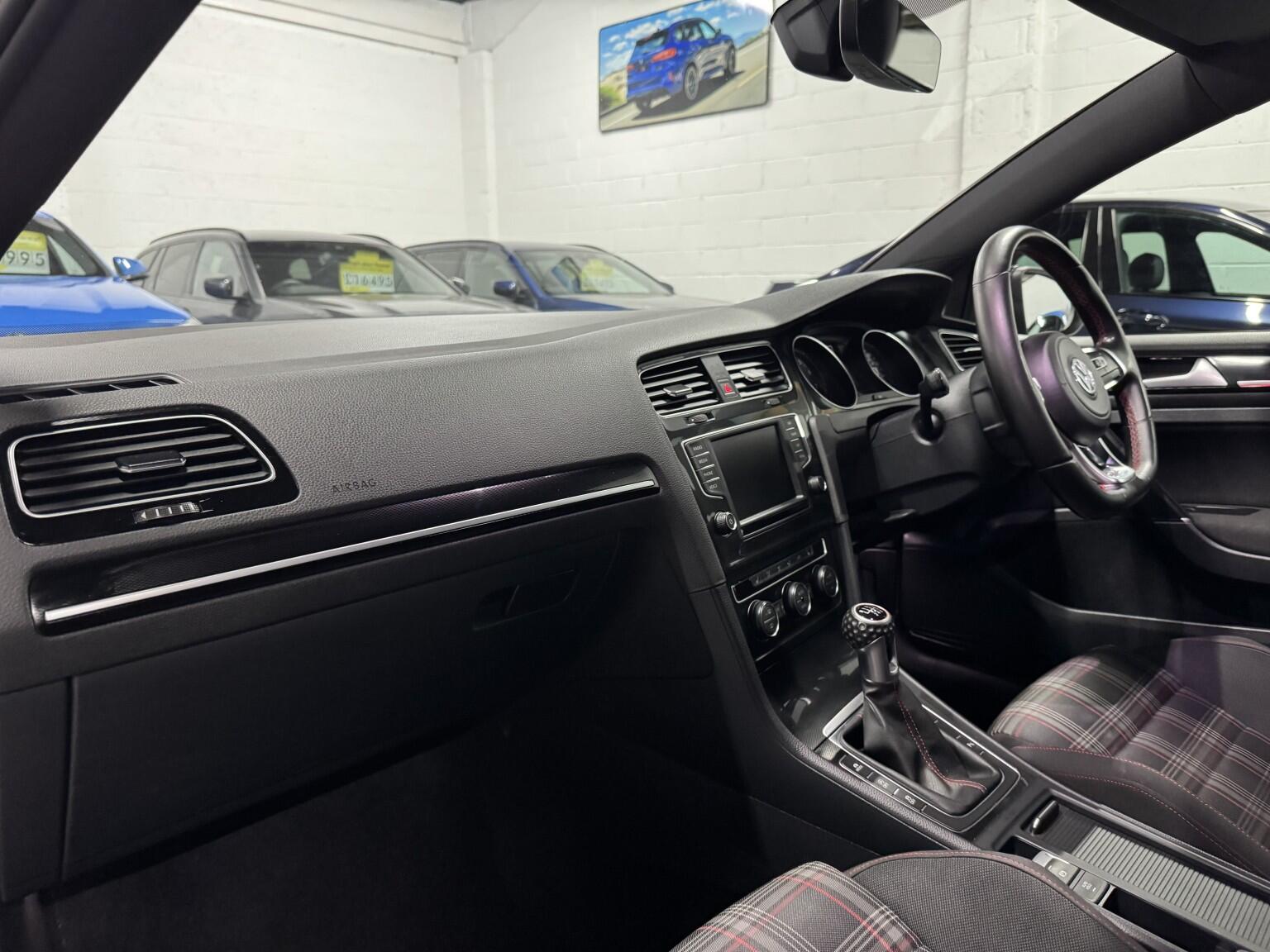 Volkswagen Golf view 12