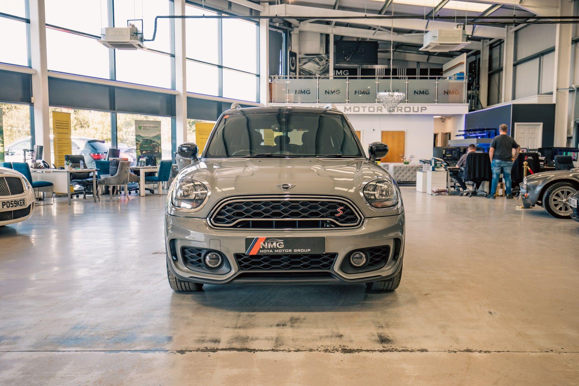 Mini Countryman view 24