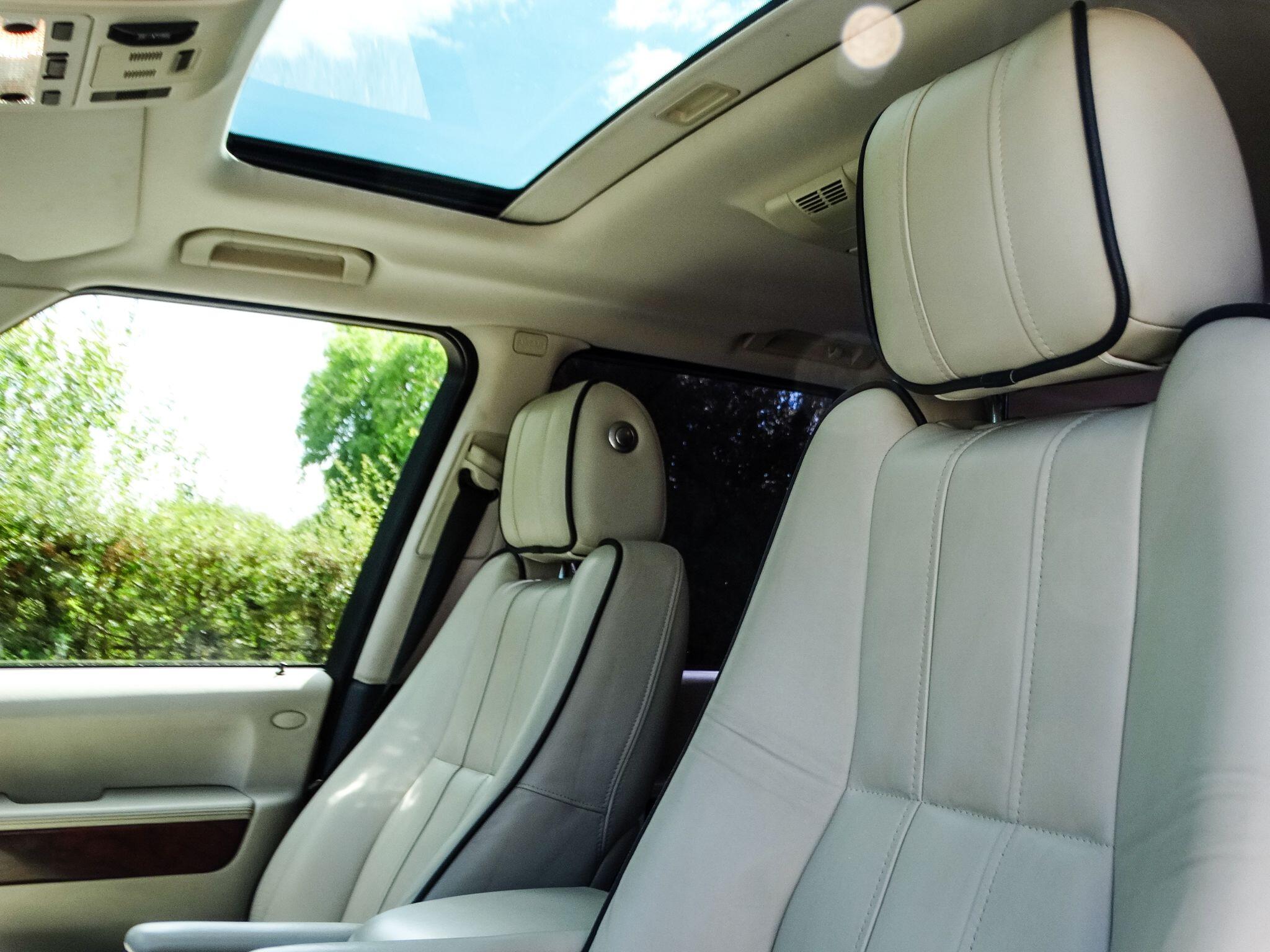Land Rover Range Rover view 11