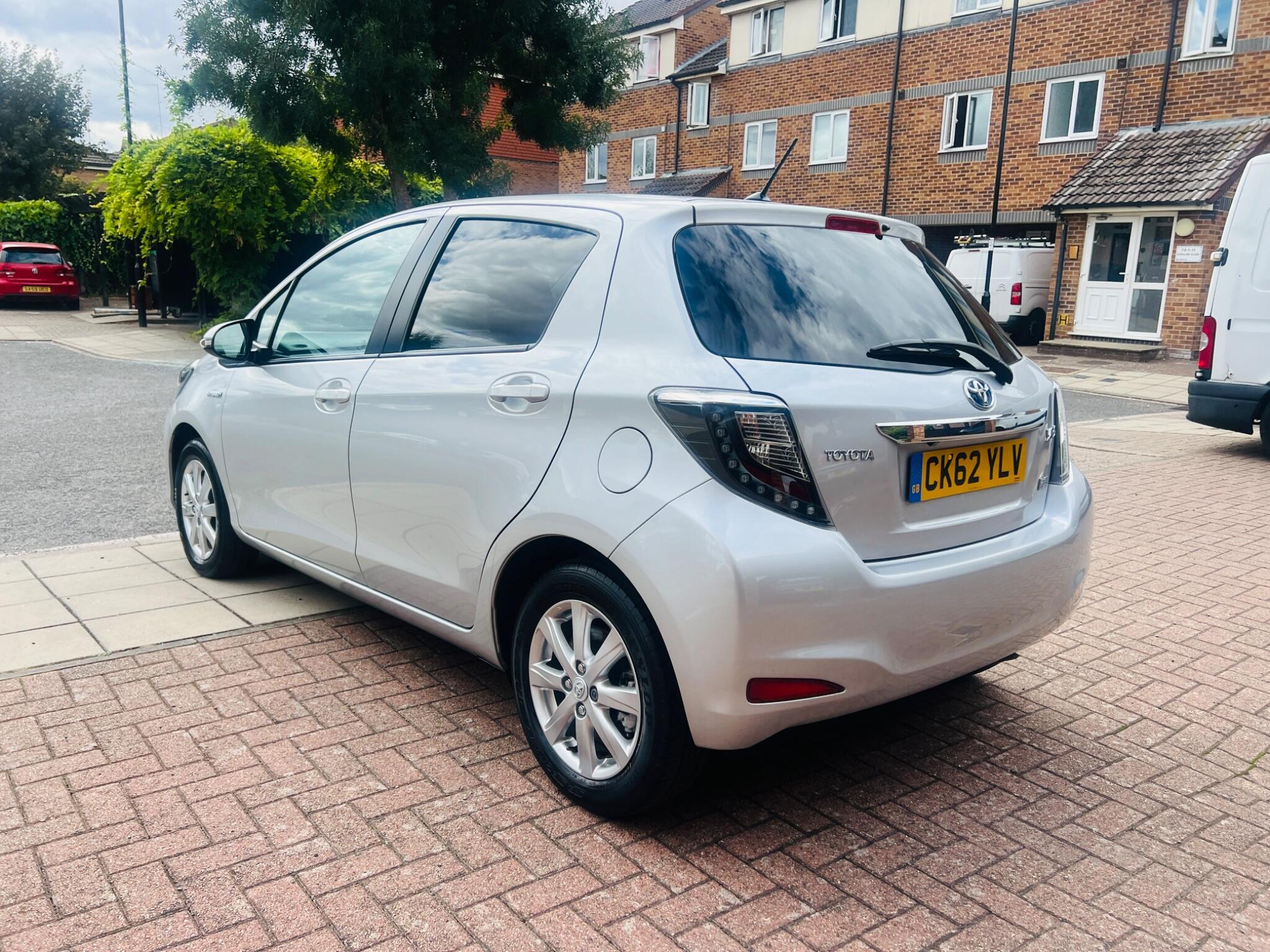 Toyota Yaris view 18