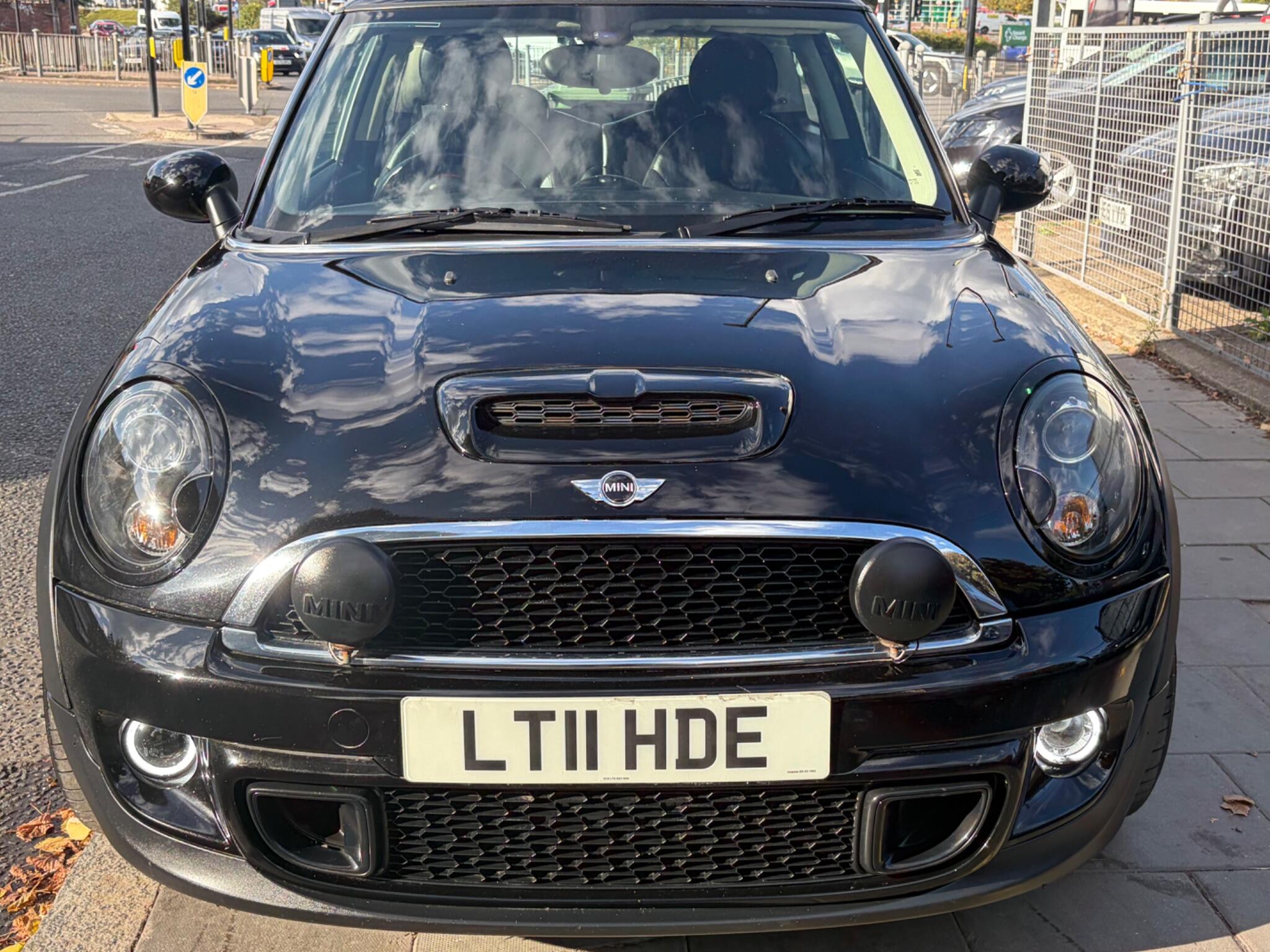 Mini Hatch view 8