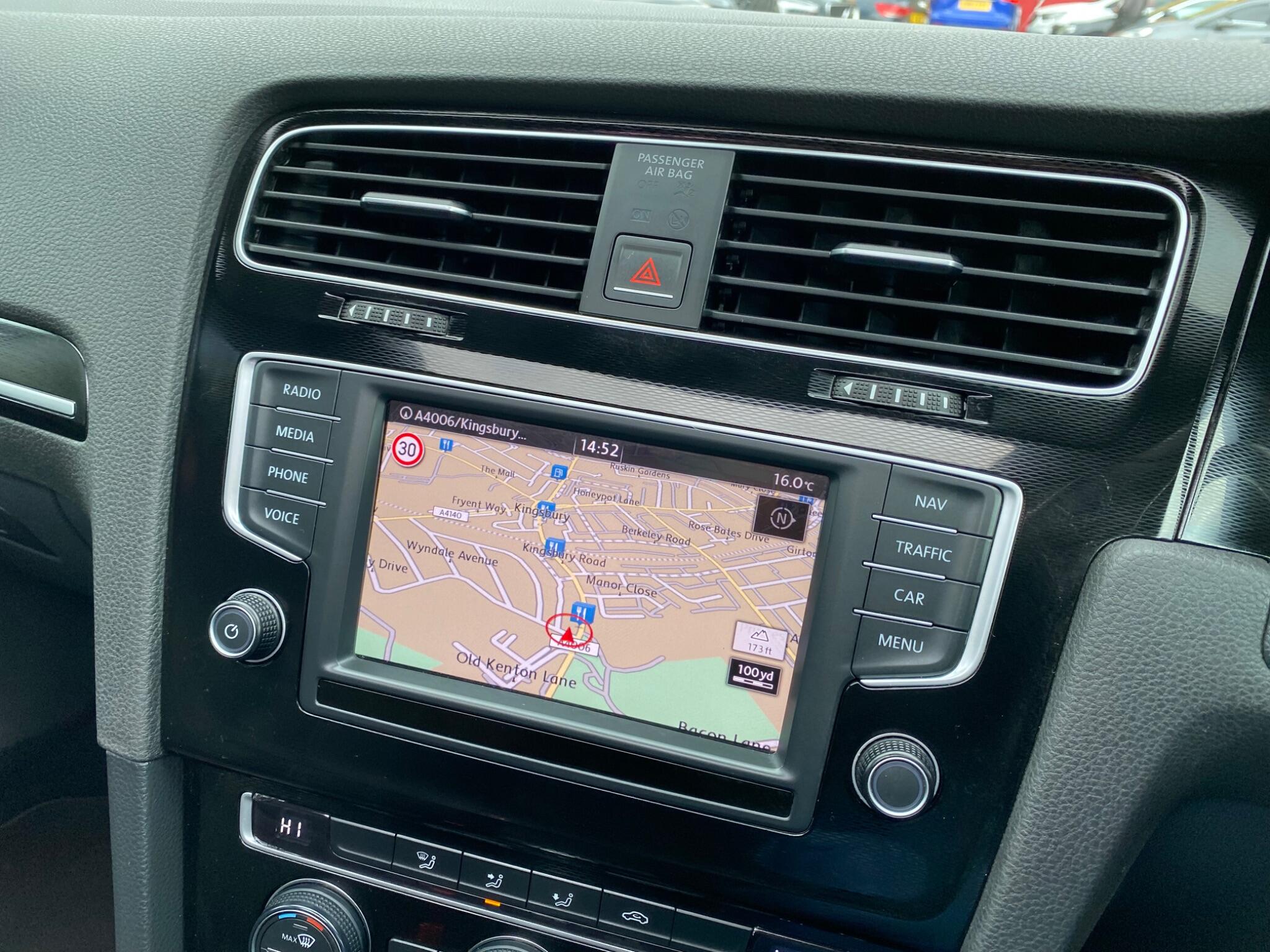 Volkswagen Golf view 25