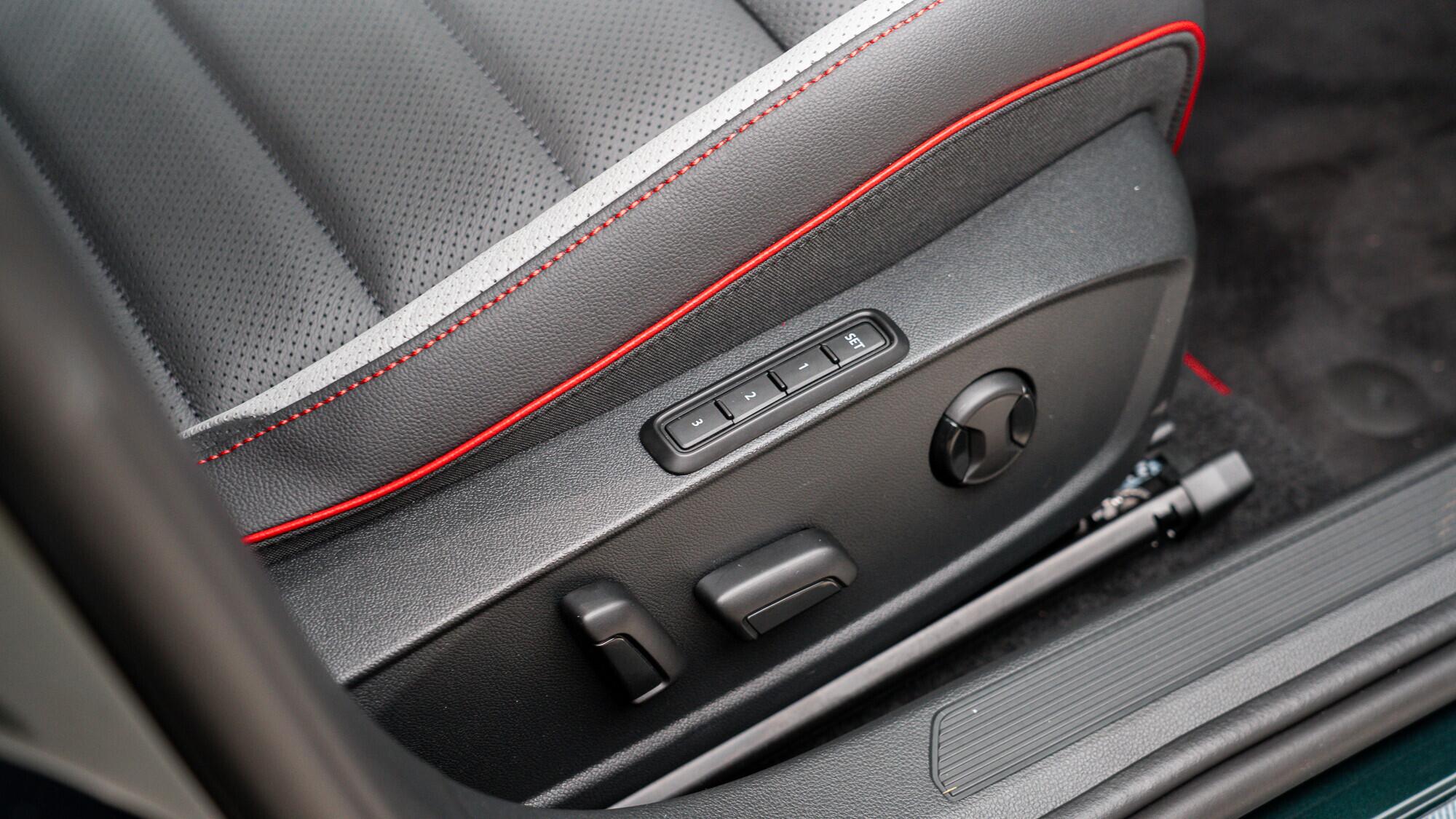 Volkswagen Golf view 48