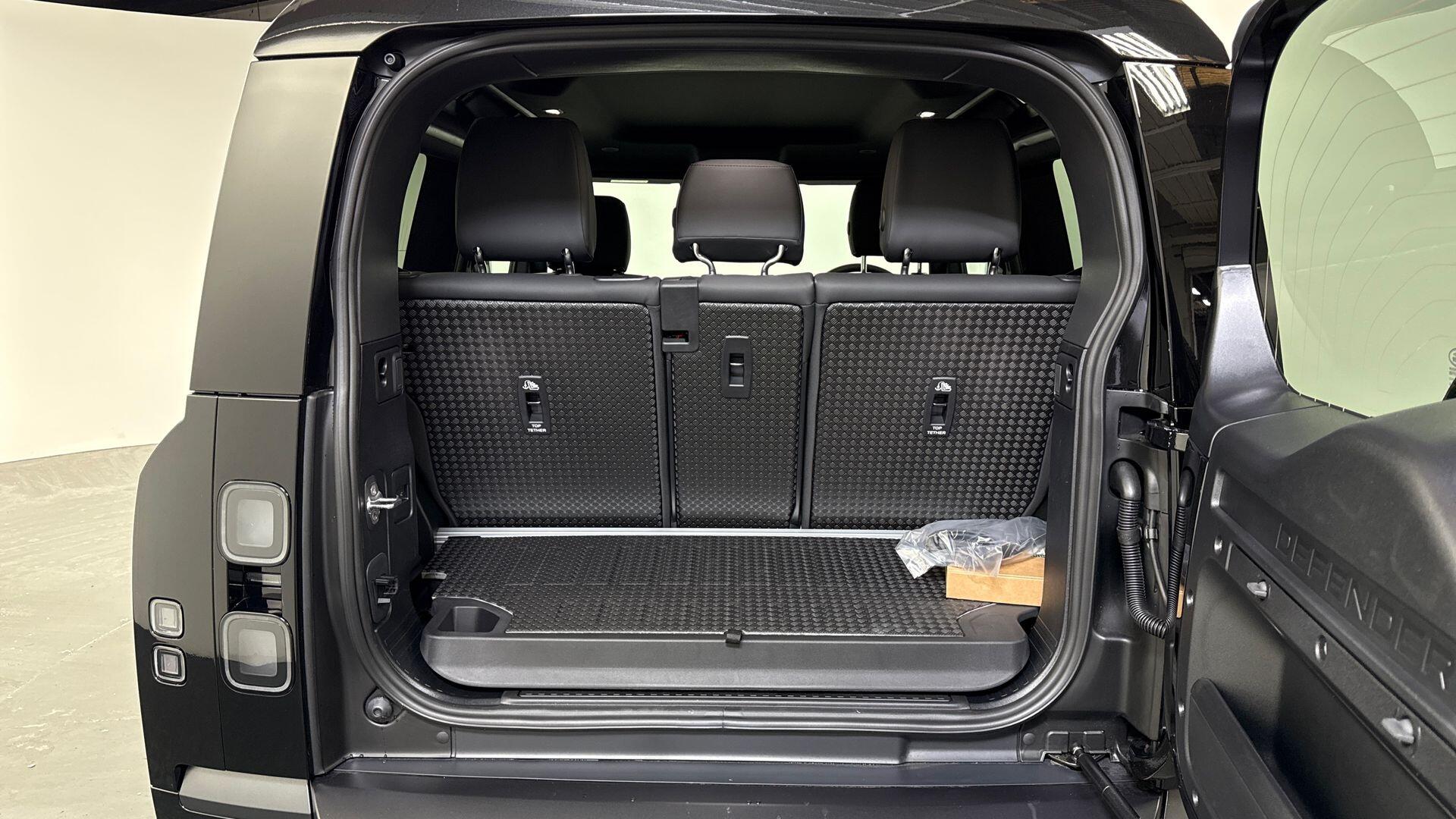Land Rover Defender view 10