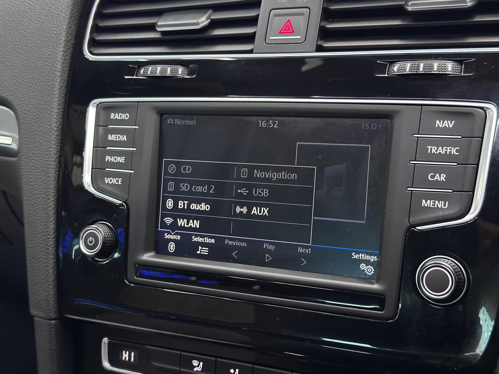 Volkswagen Golf view 19