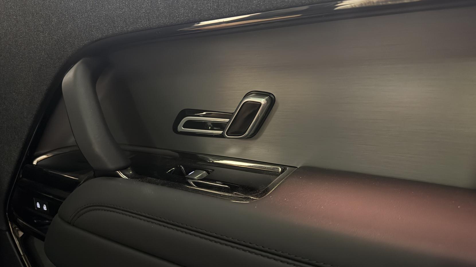 Land Rover Range Rover Sport view 29