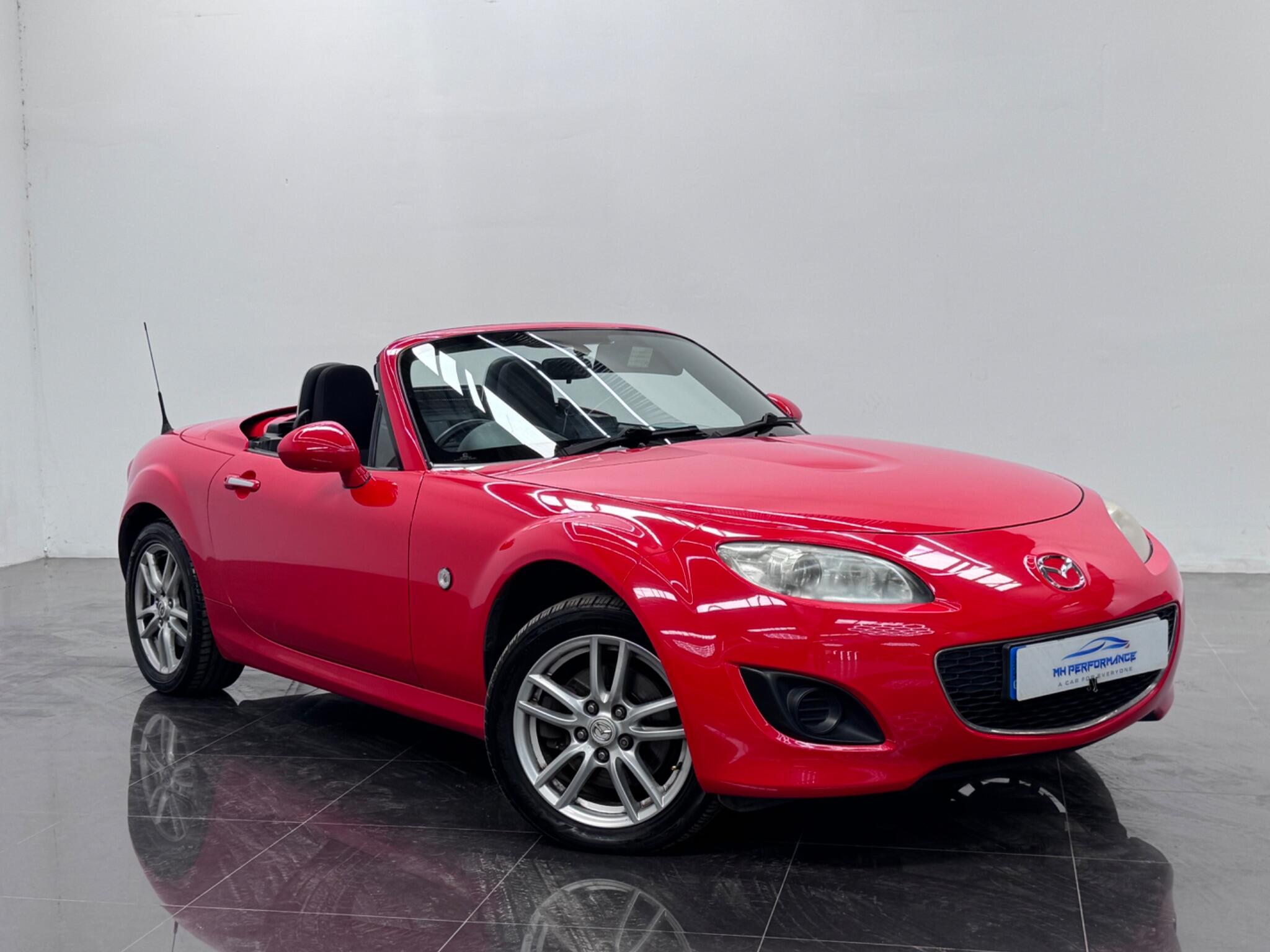 Mazda MX-5 view 3