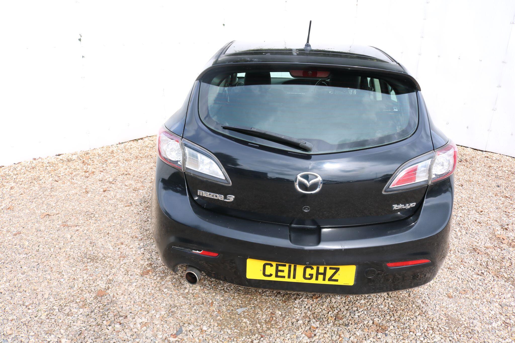Mazda Mazda3 view 14