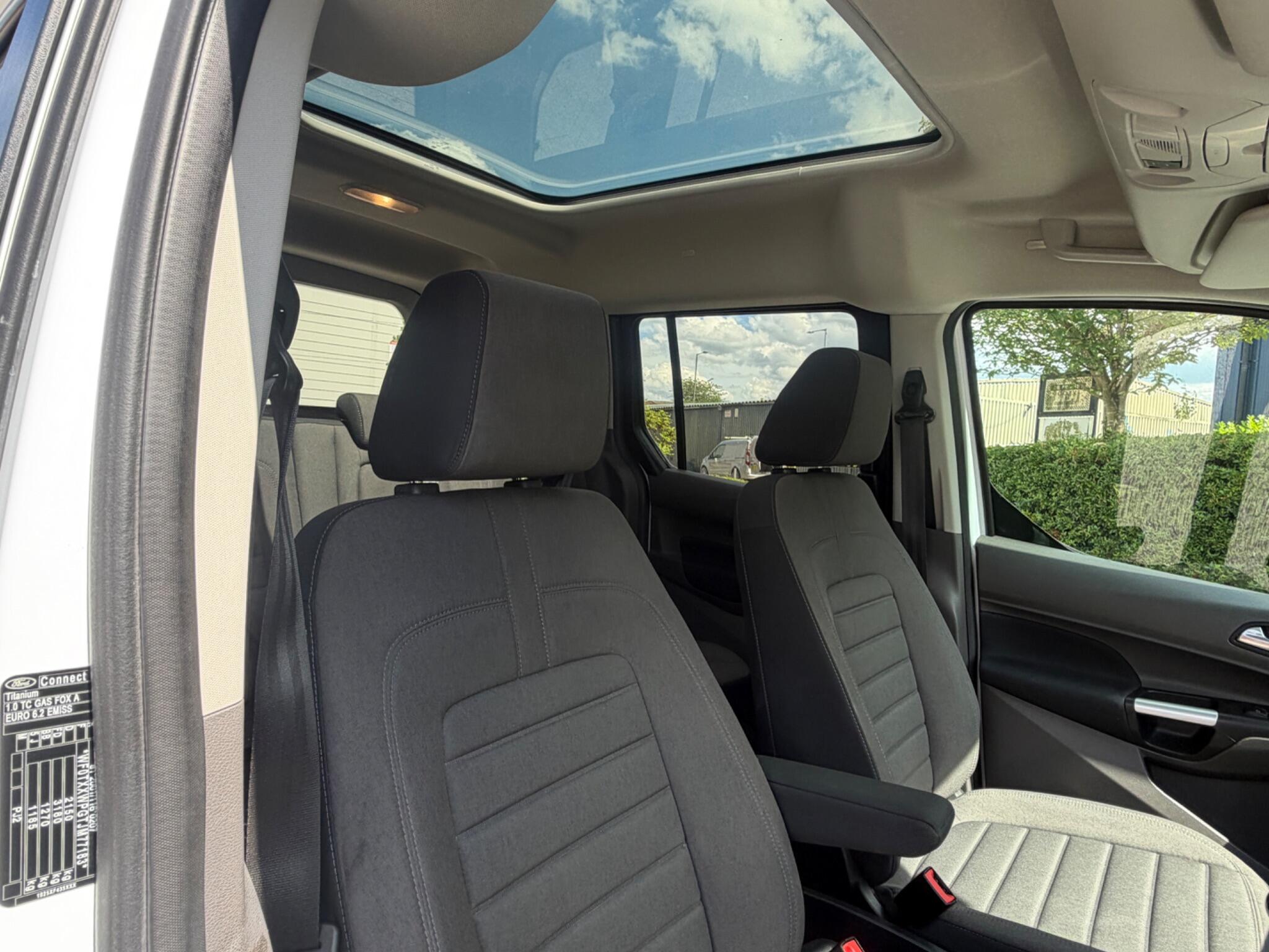Ford Tourneo Connect view 4