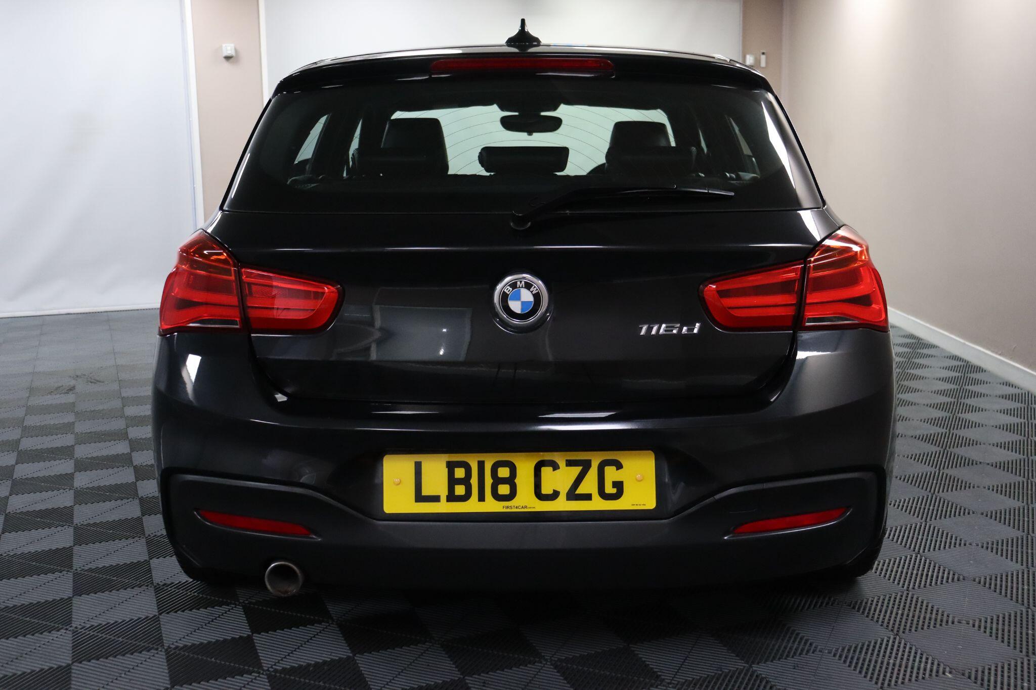 BMW 1 Series view 8