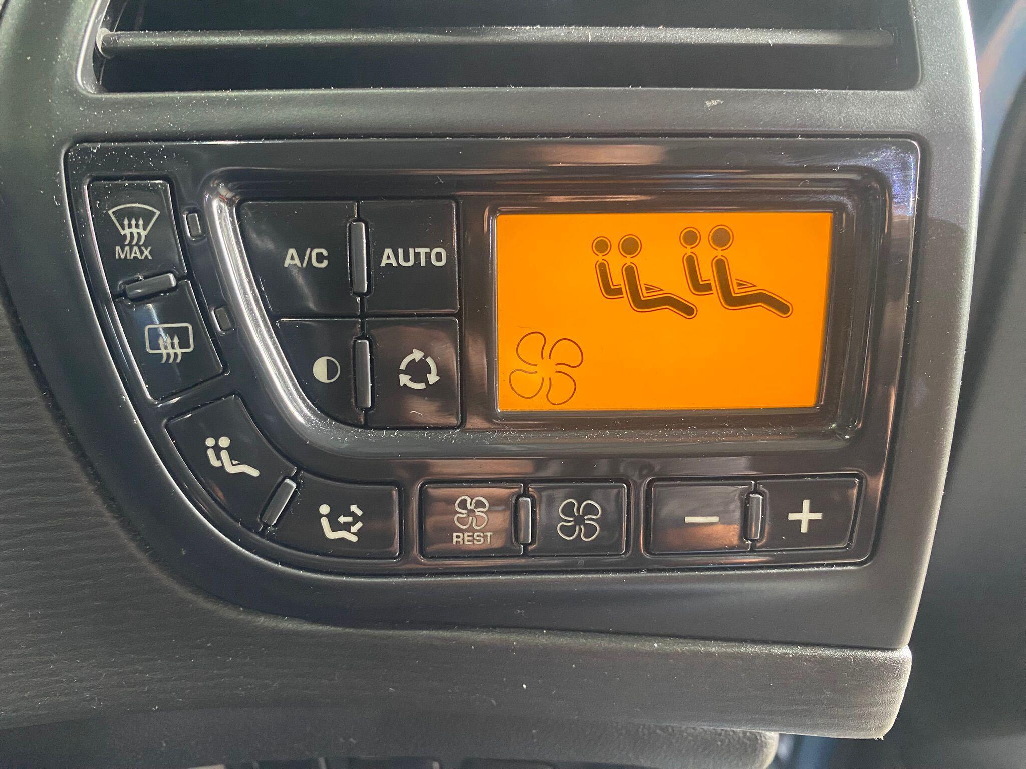 Citroen Grand C4 Picasso view 6
