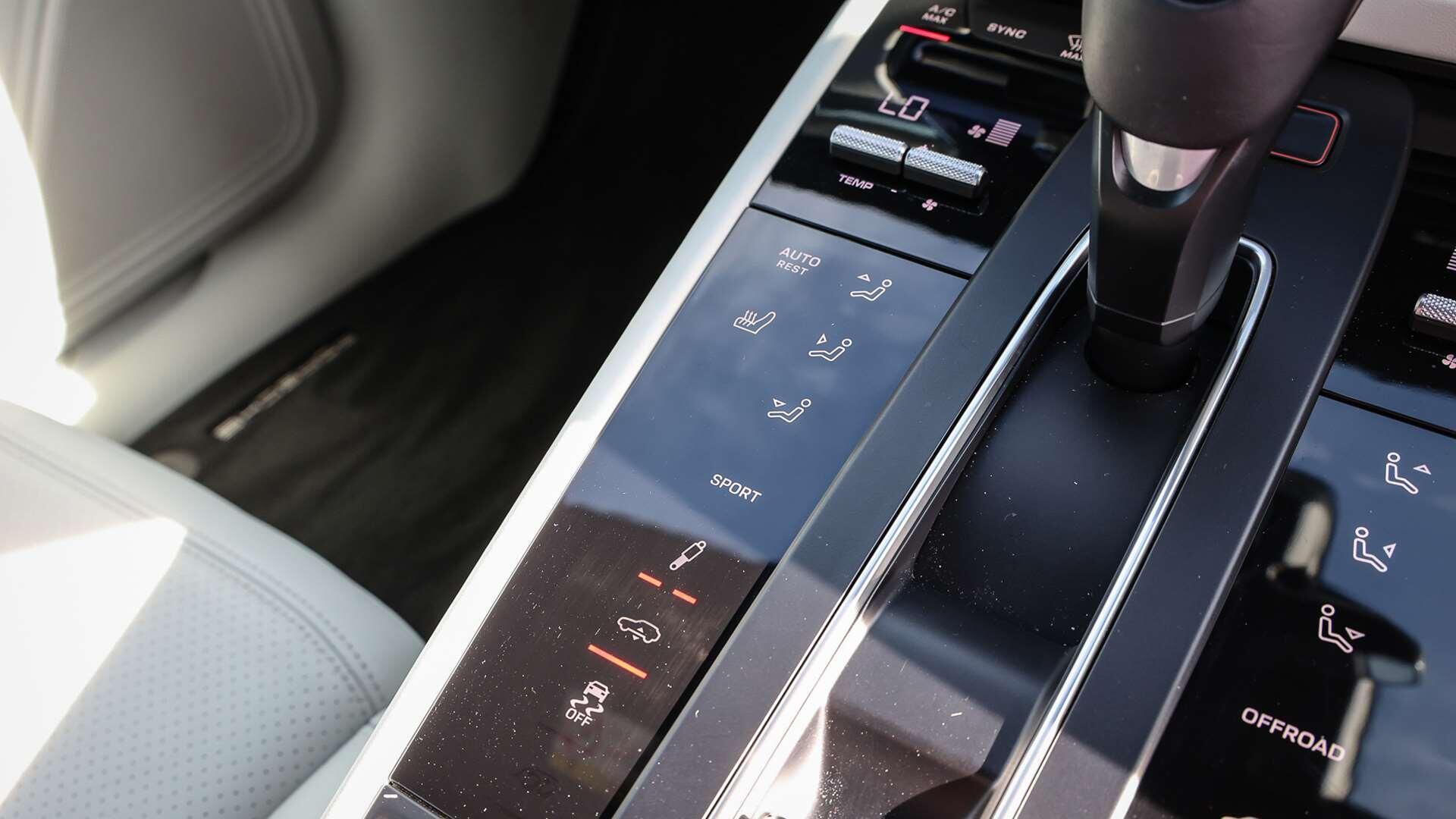 Porsche Macan view 26