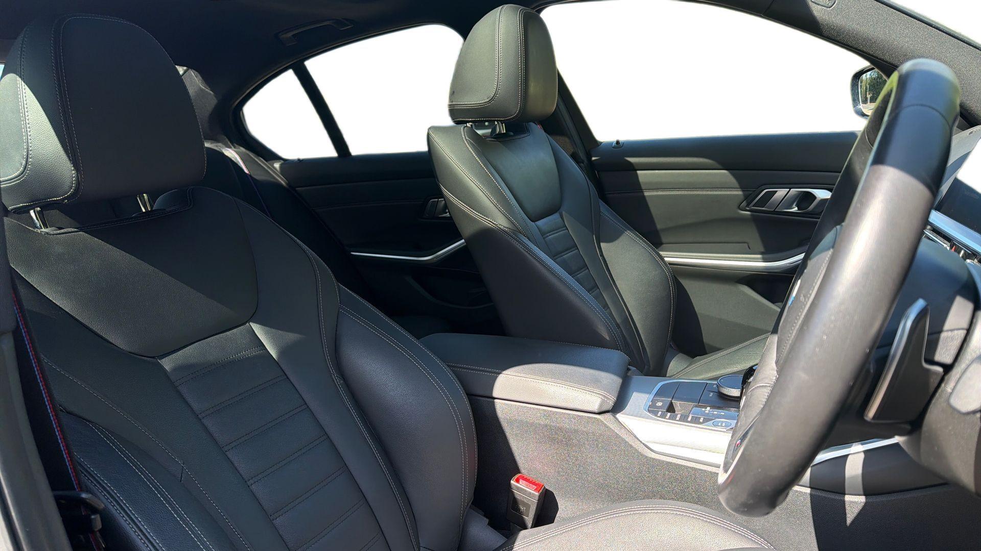 BMW 3 Series view 11