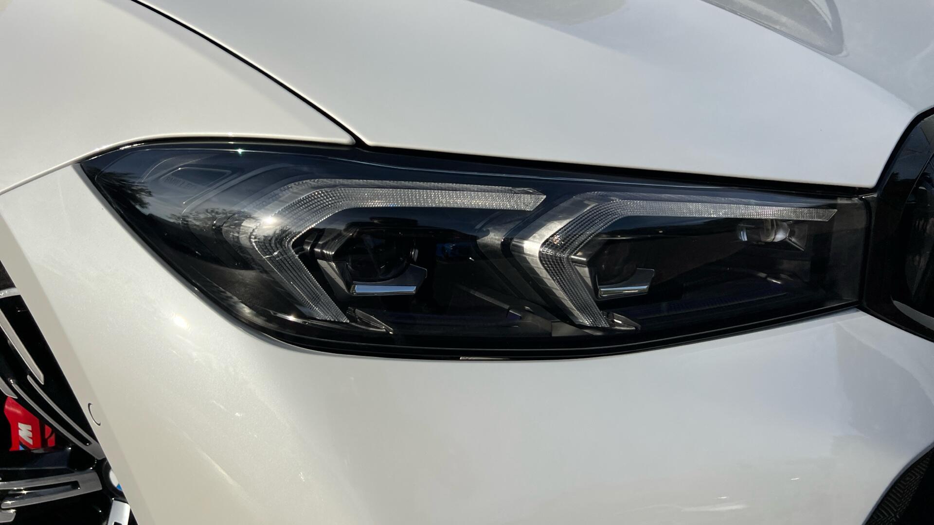 BMW 3 Series view 24