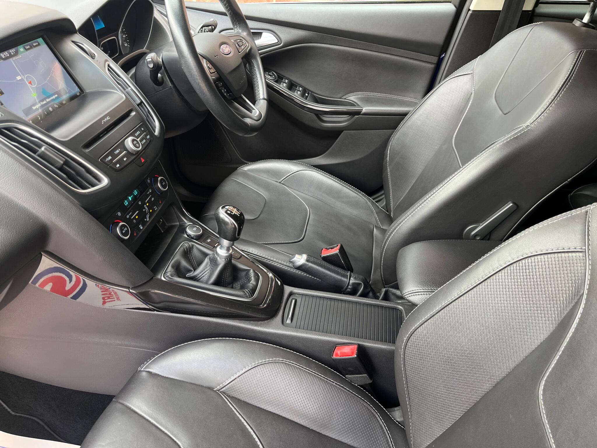 Ford Focus view 64