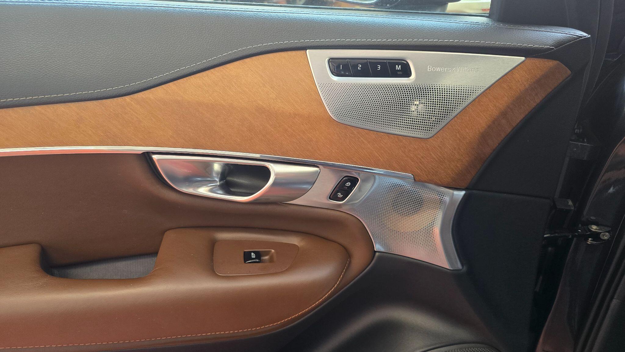 Volvo XC90 view 48
