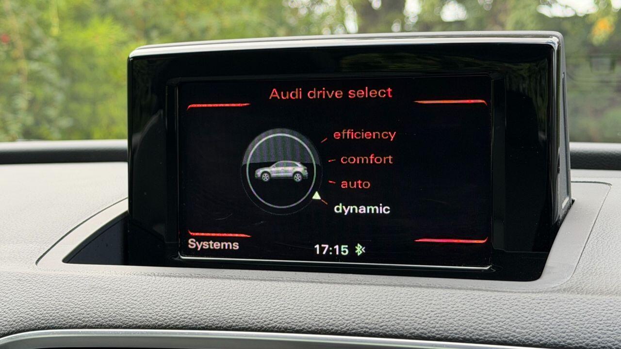 Audi Q3 view 22