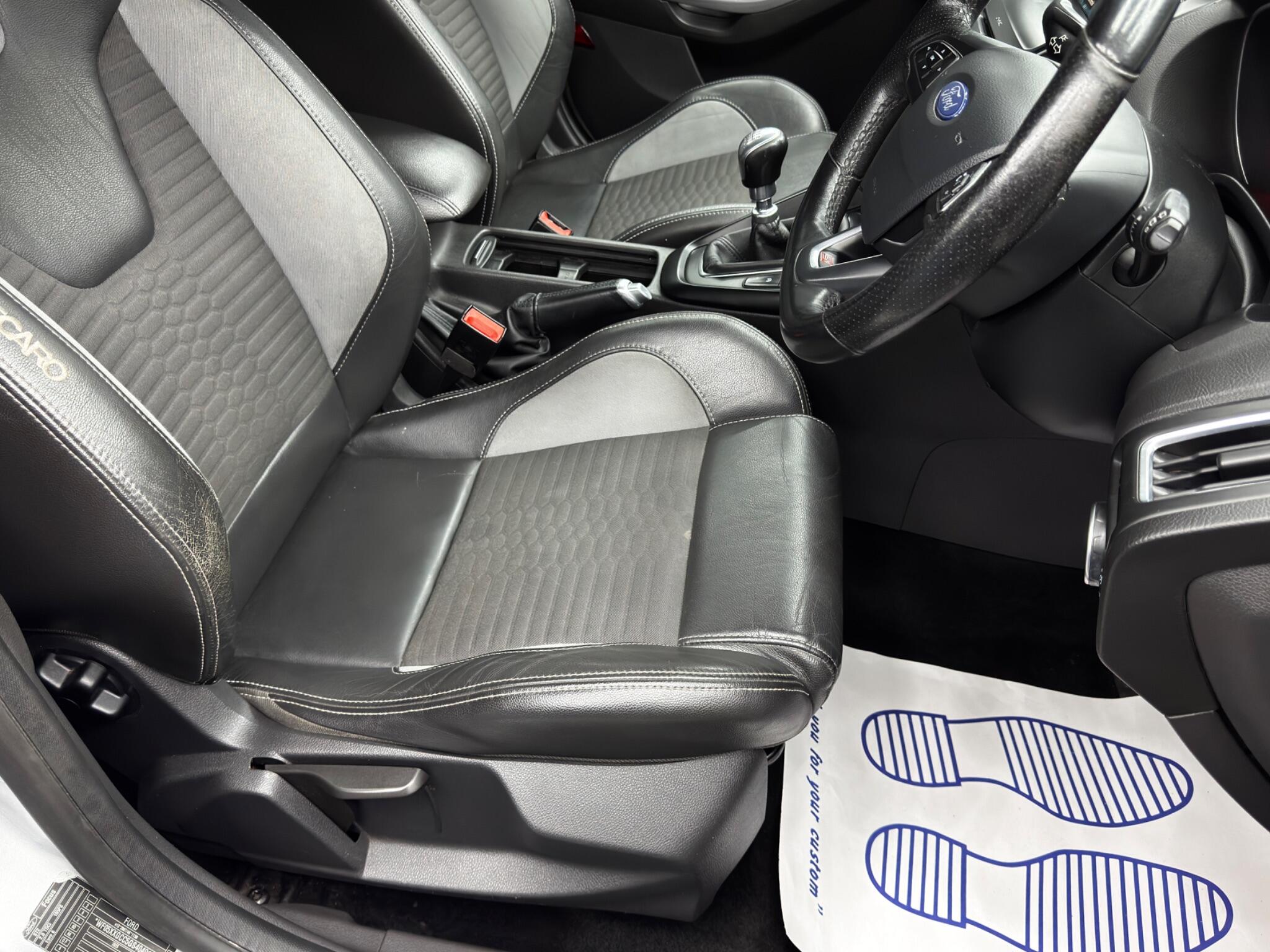 Ford Focus view 13