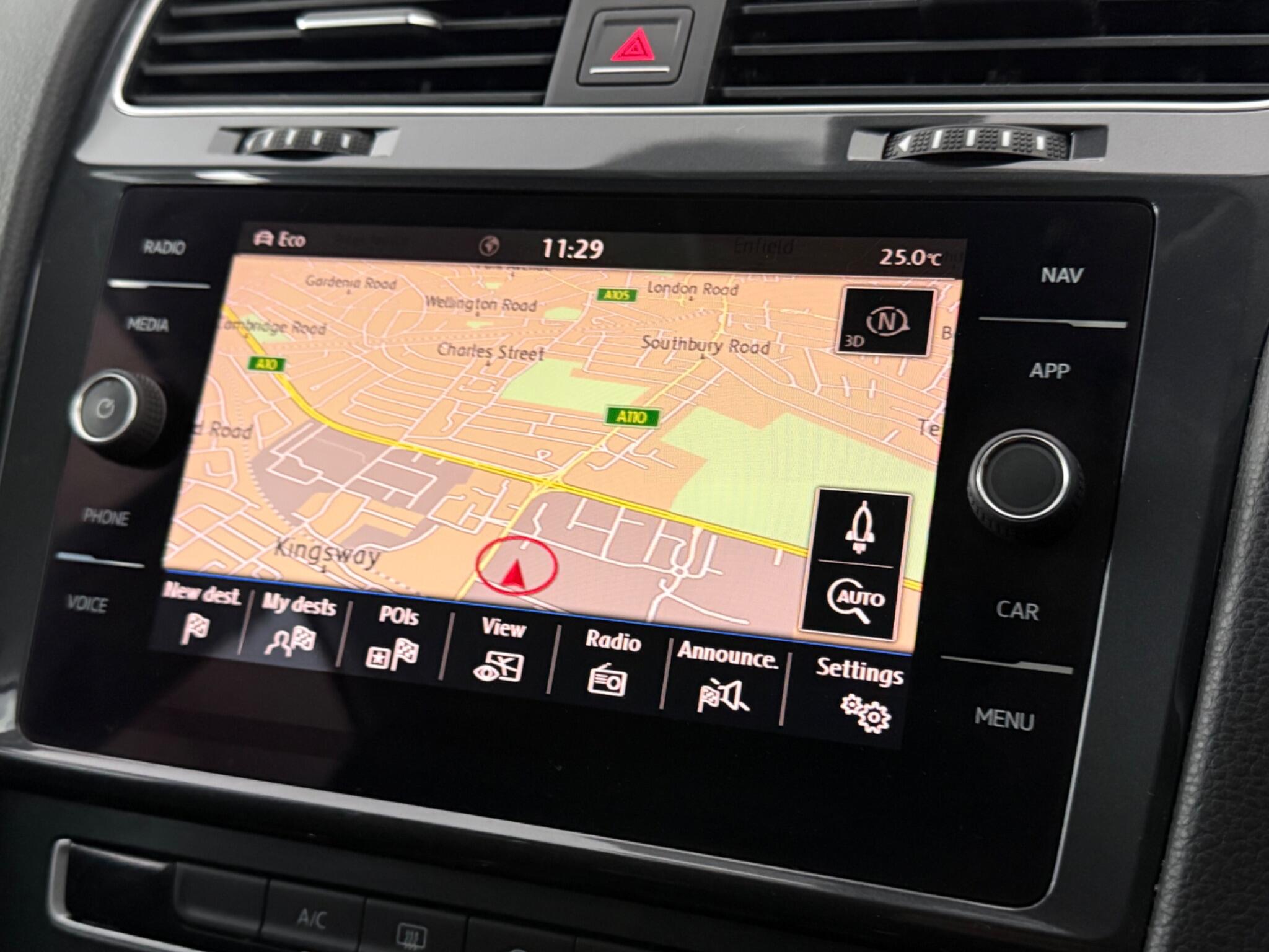 Volkswagen Golf view 22