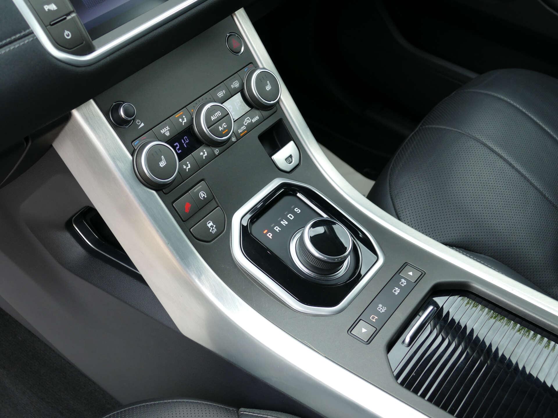 Land Rover Range Rover Evoque view 30