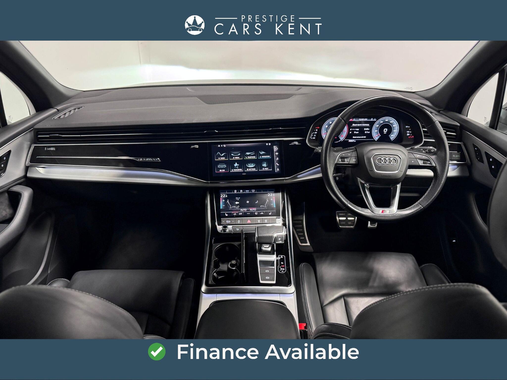Audi Q7 view 2