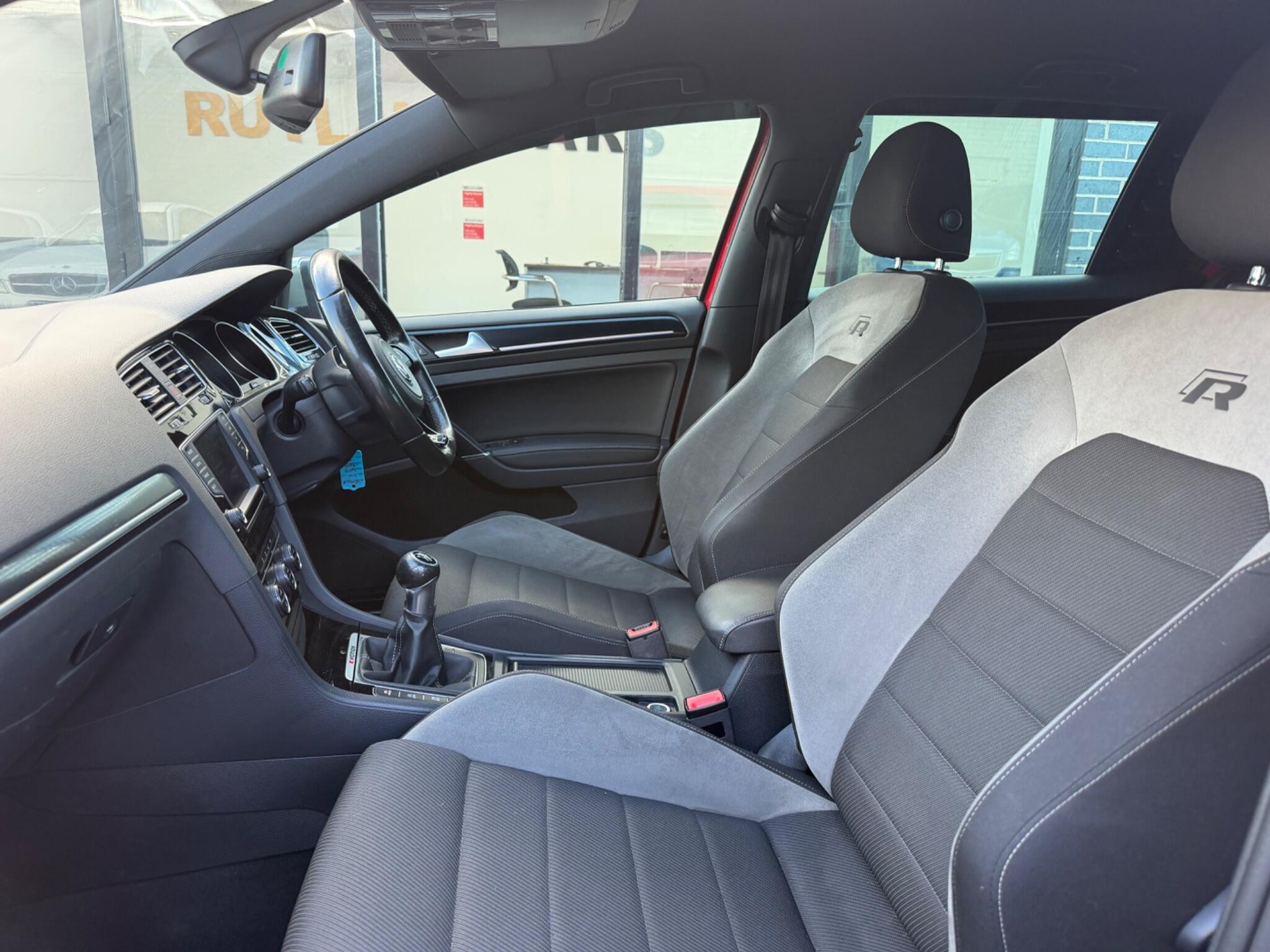 Volkswagen Golf view 14