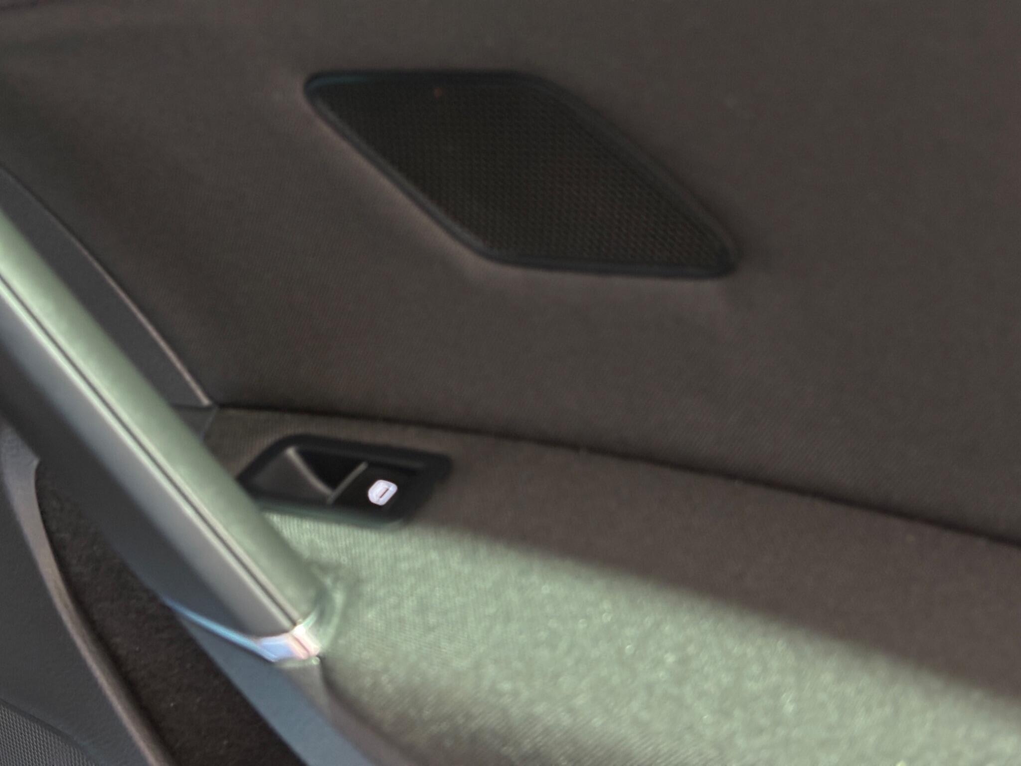Volkswagen Golf view 12