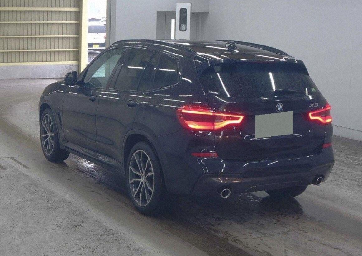 BMW X3 view 3