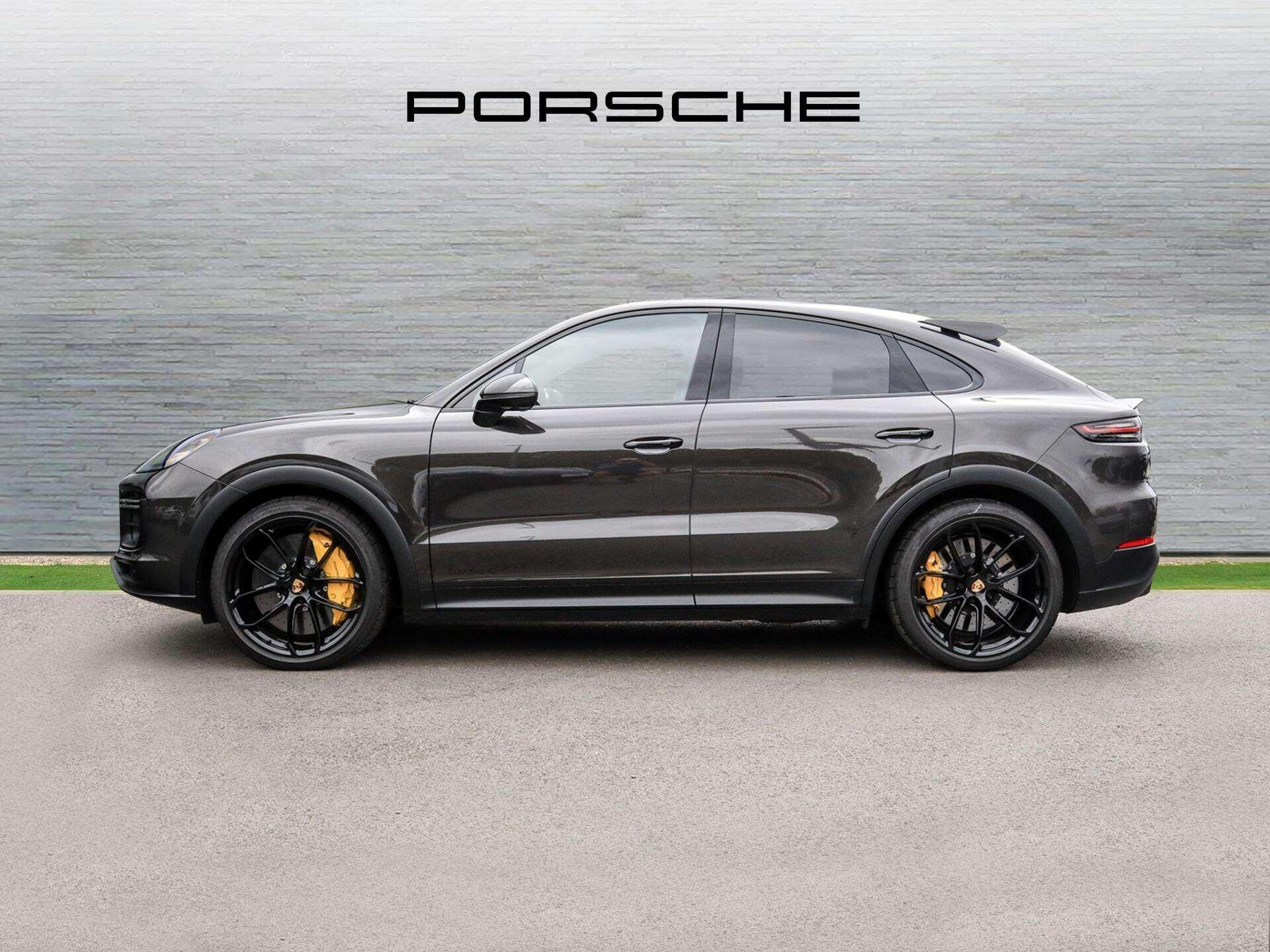 Porsche Cayenne view 8
