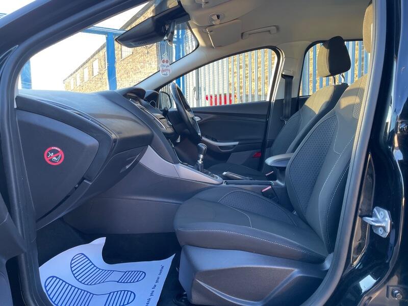 2015 Ford Focus image 10