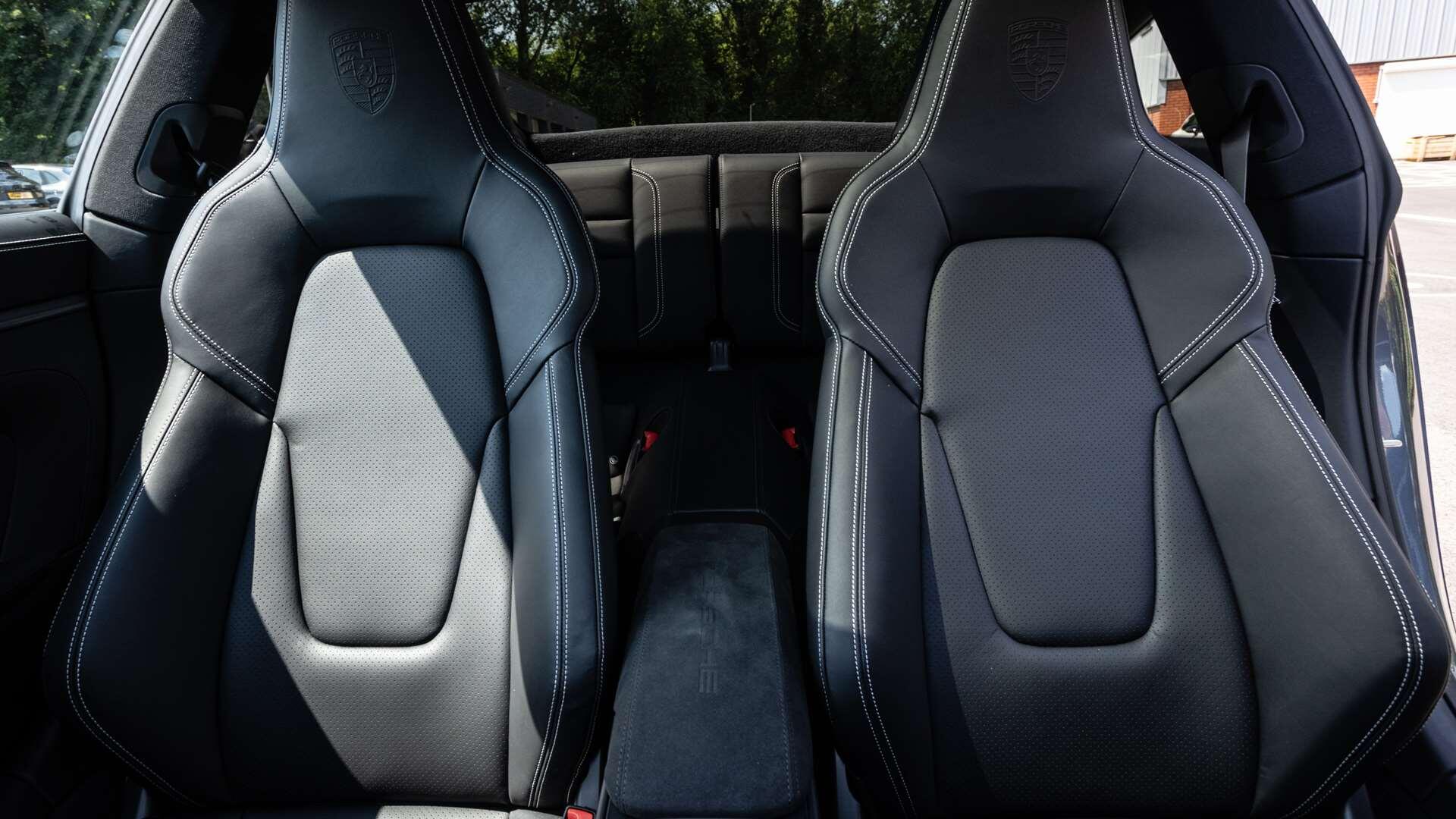 Porsche 911 view 15