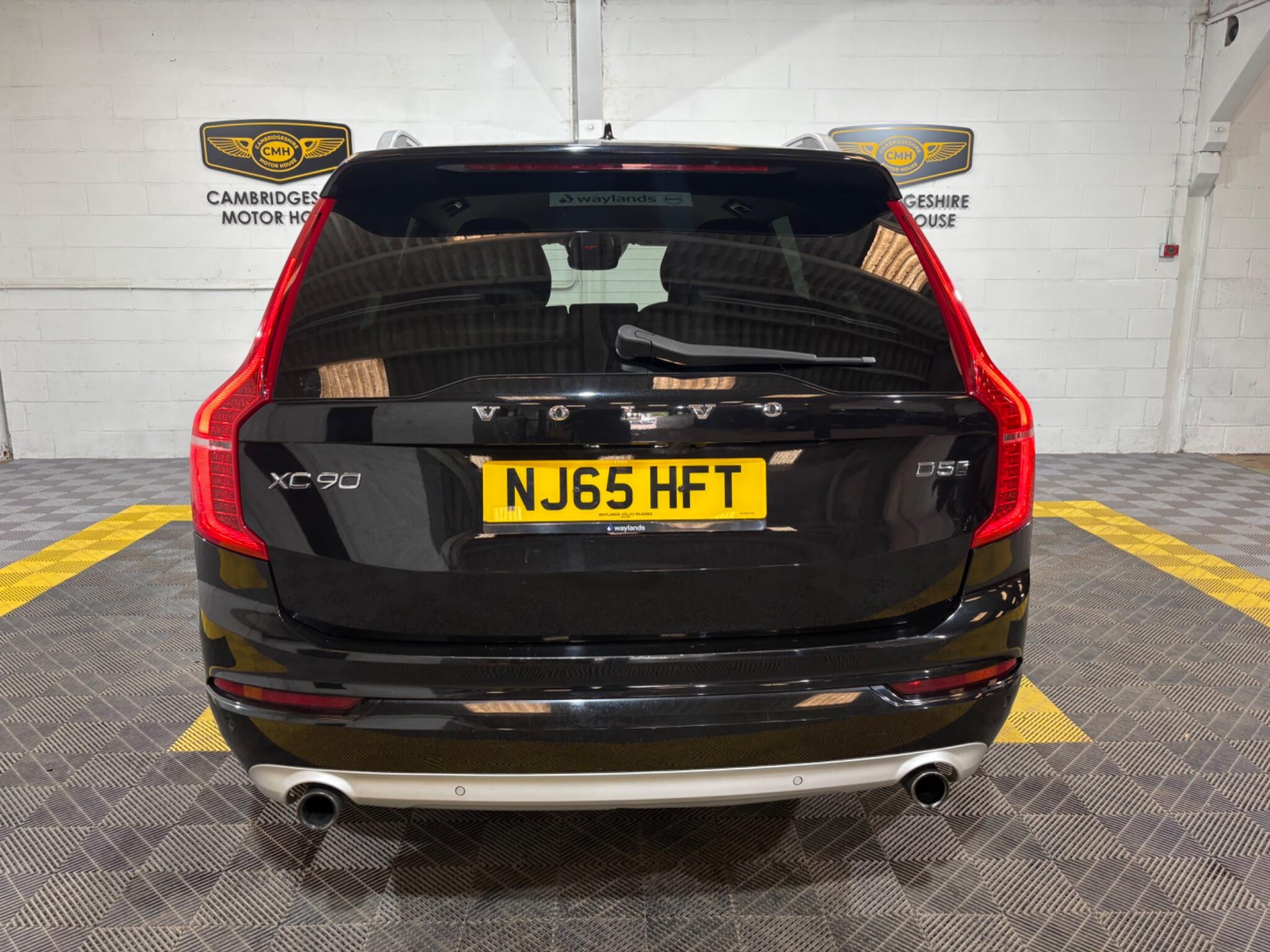 Volvo XC90 view 12