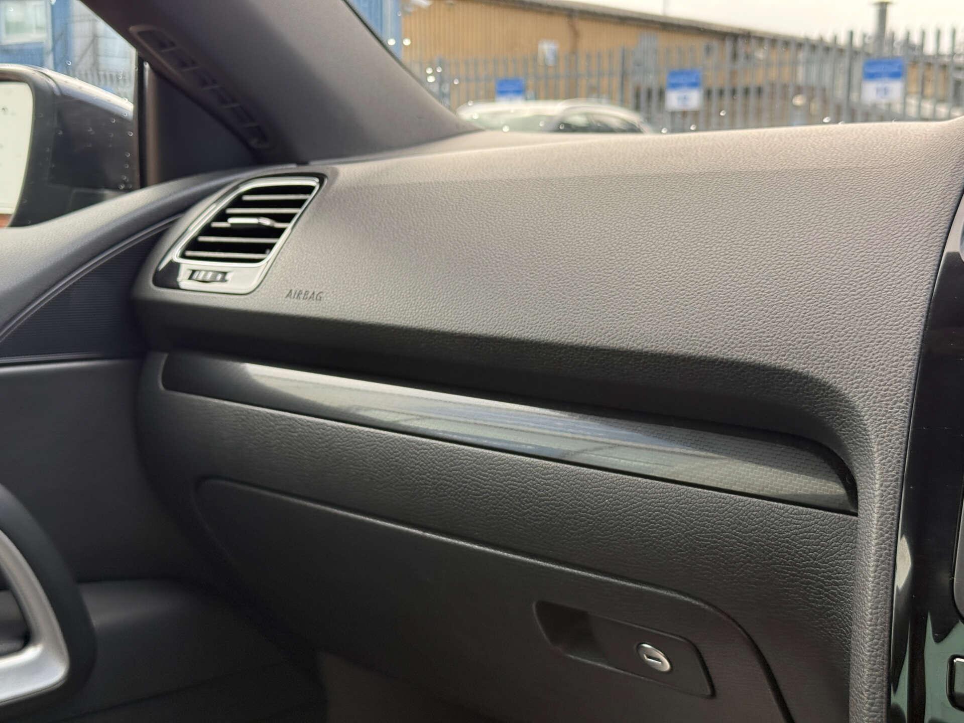 Volkswagen Scirocco view 48