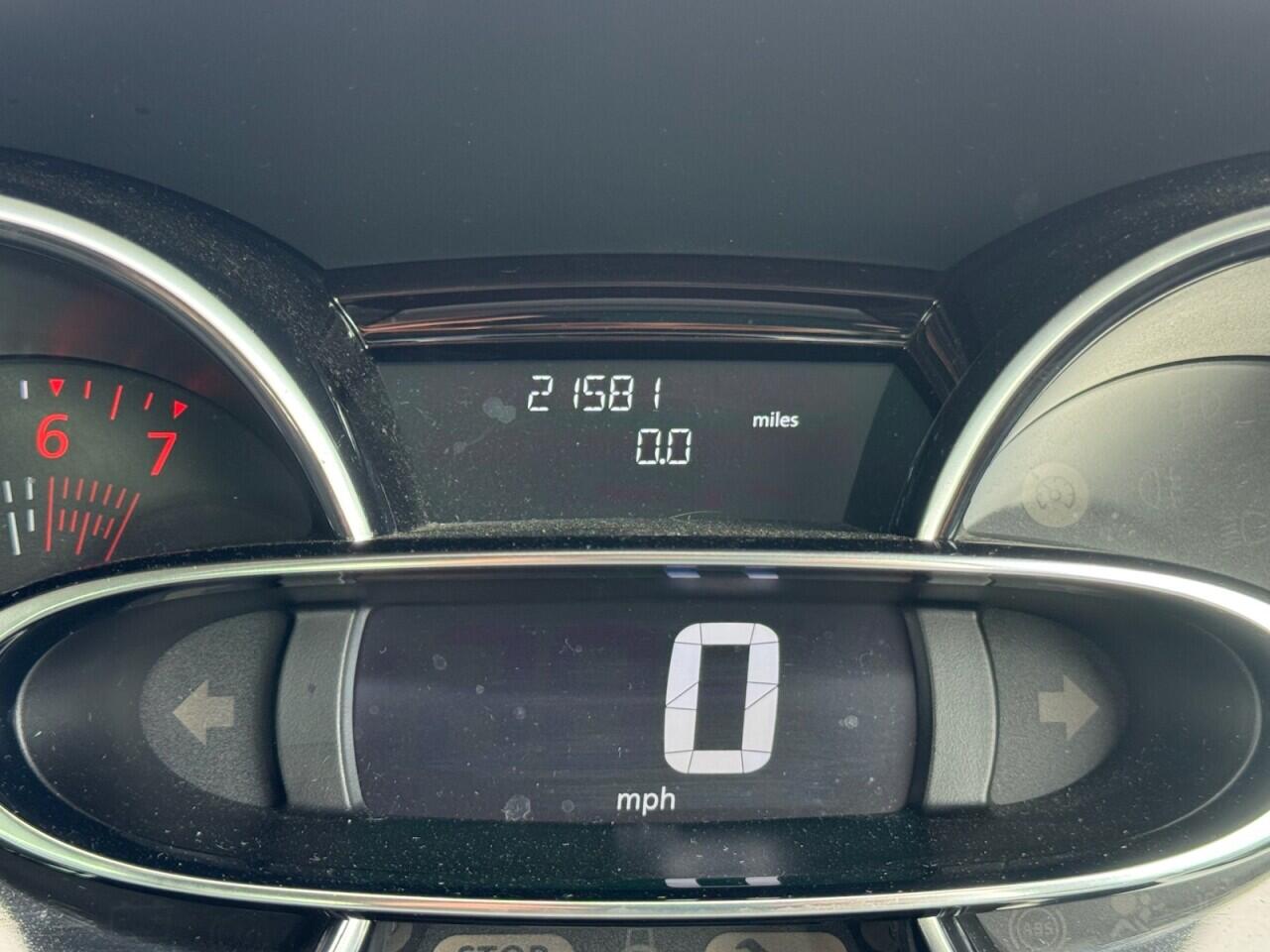 Renault Clio view 32