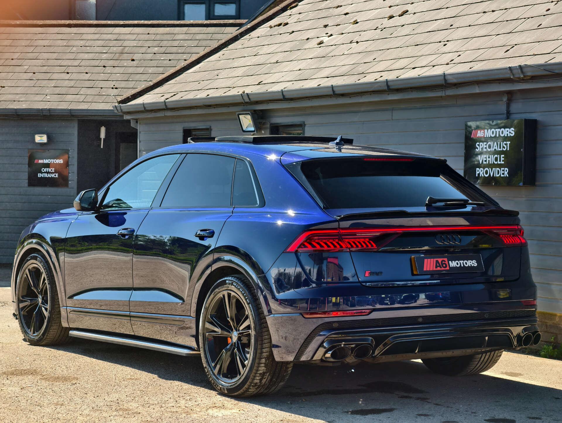 Audi Q8 view 16