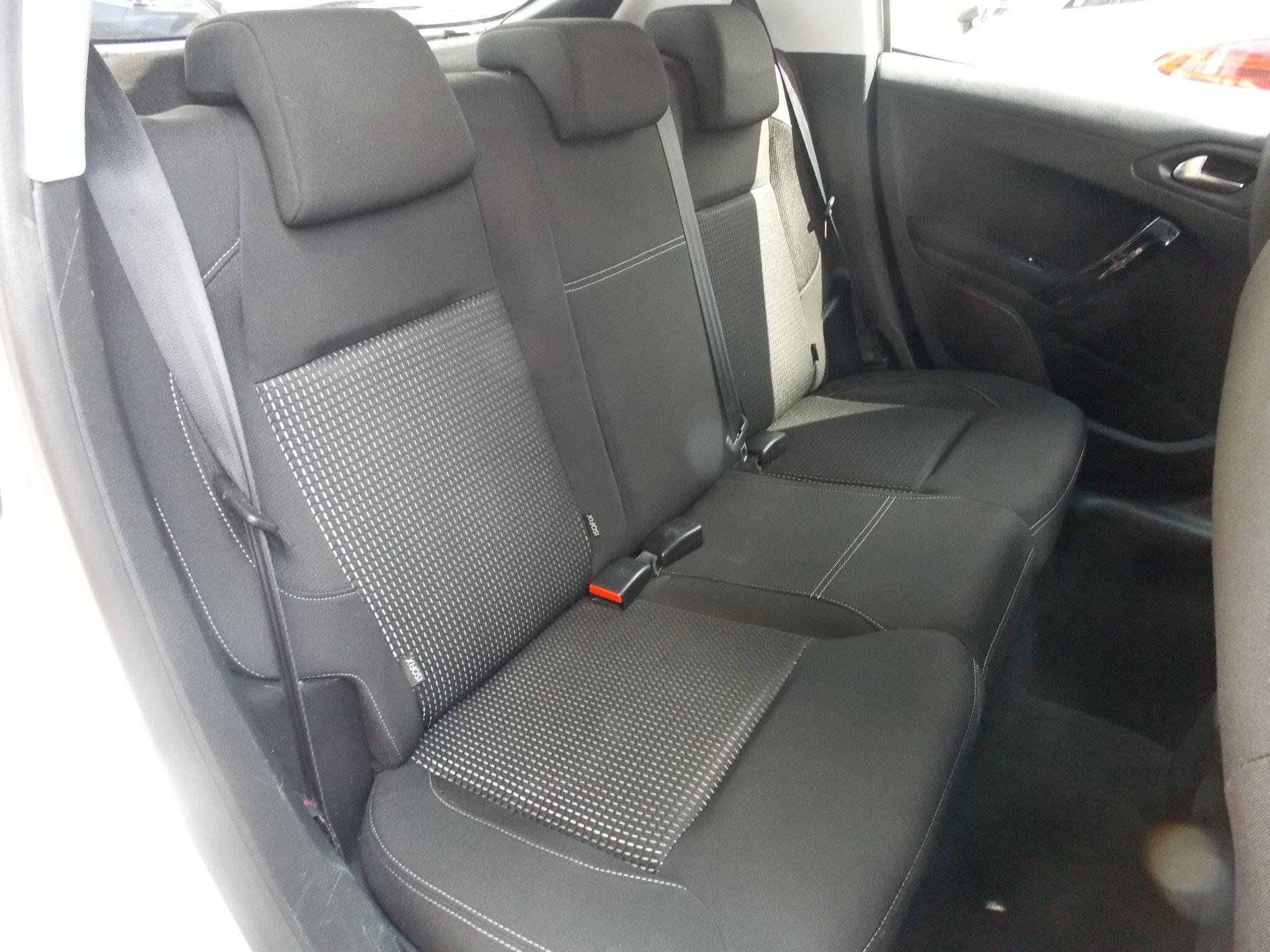 Peugeot 208 view 20