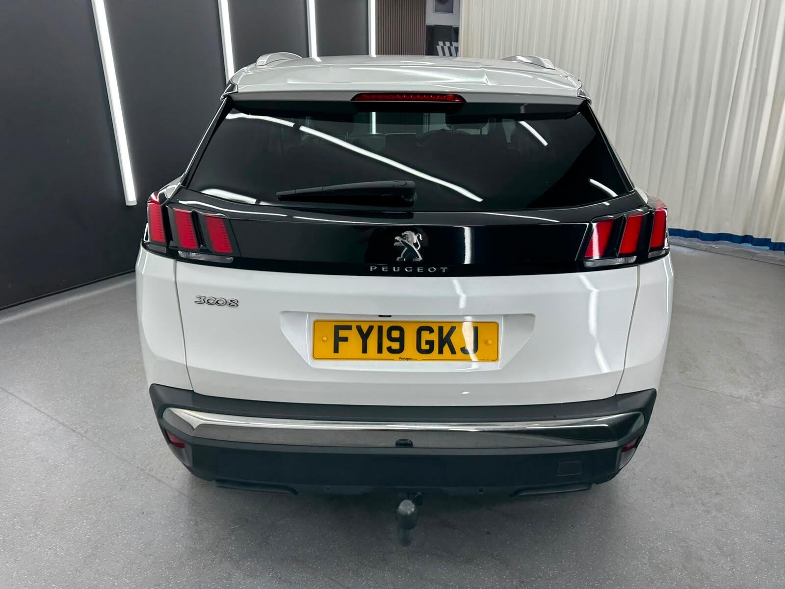 Peugeot 3008 view 6