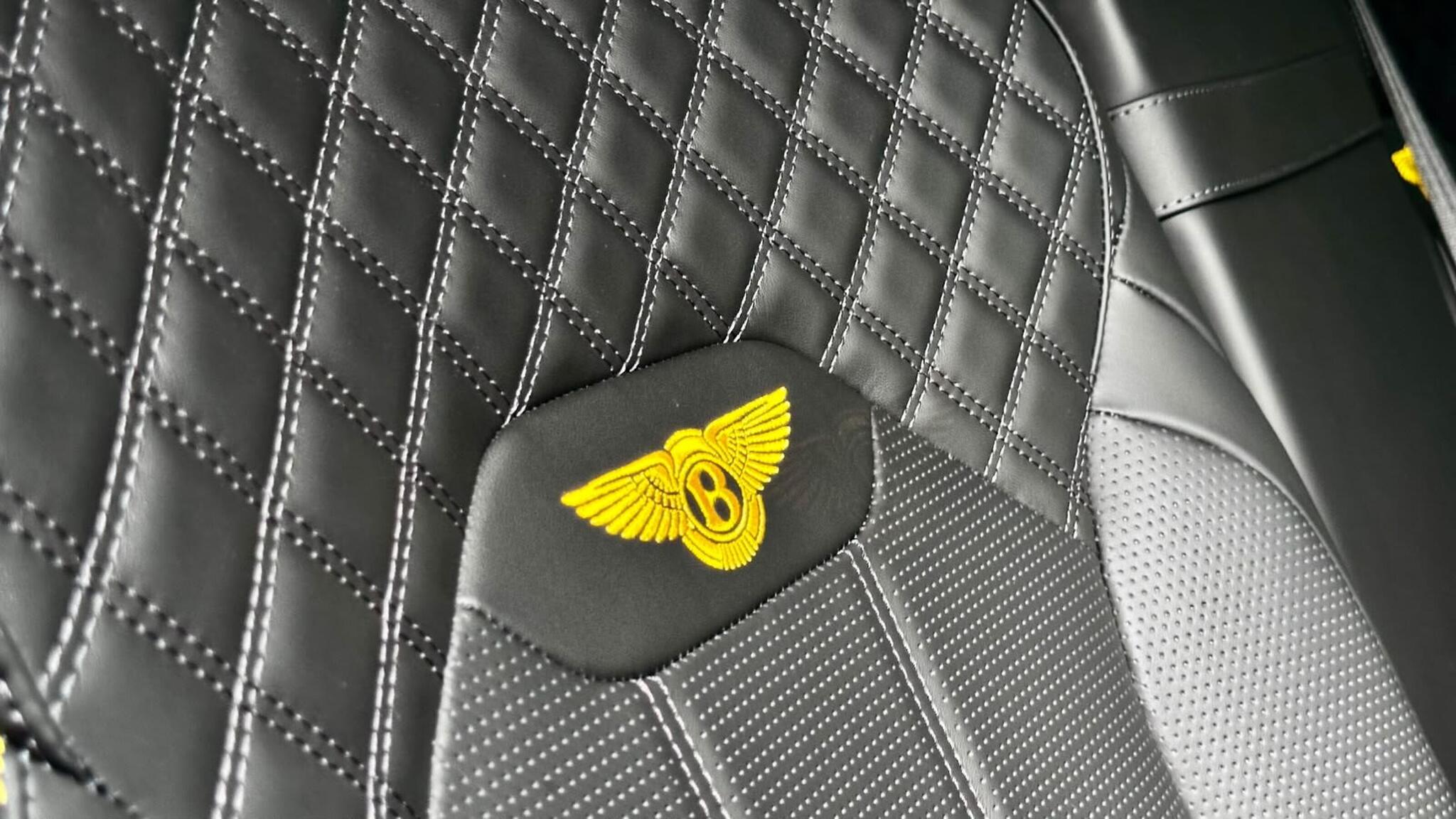 Bentley Bentayga view 30