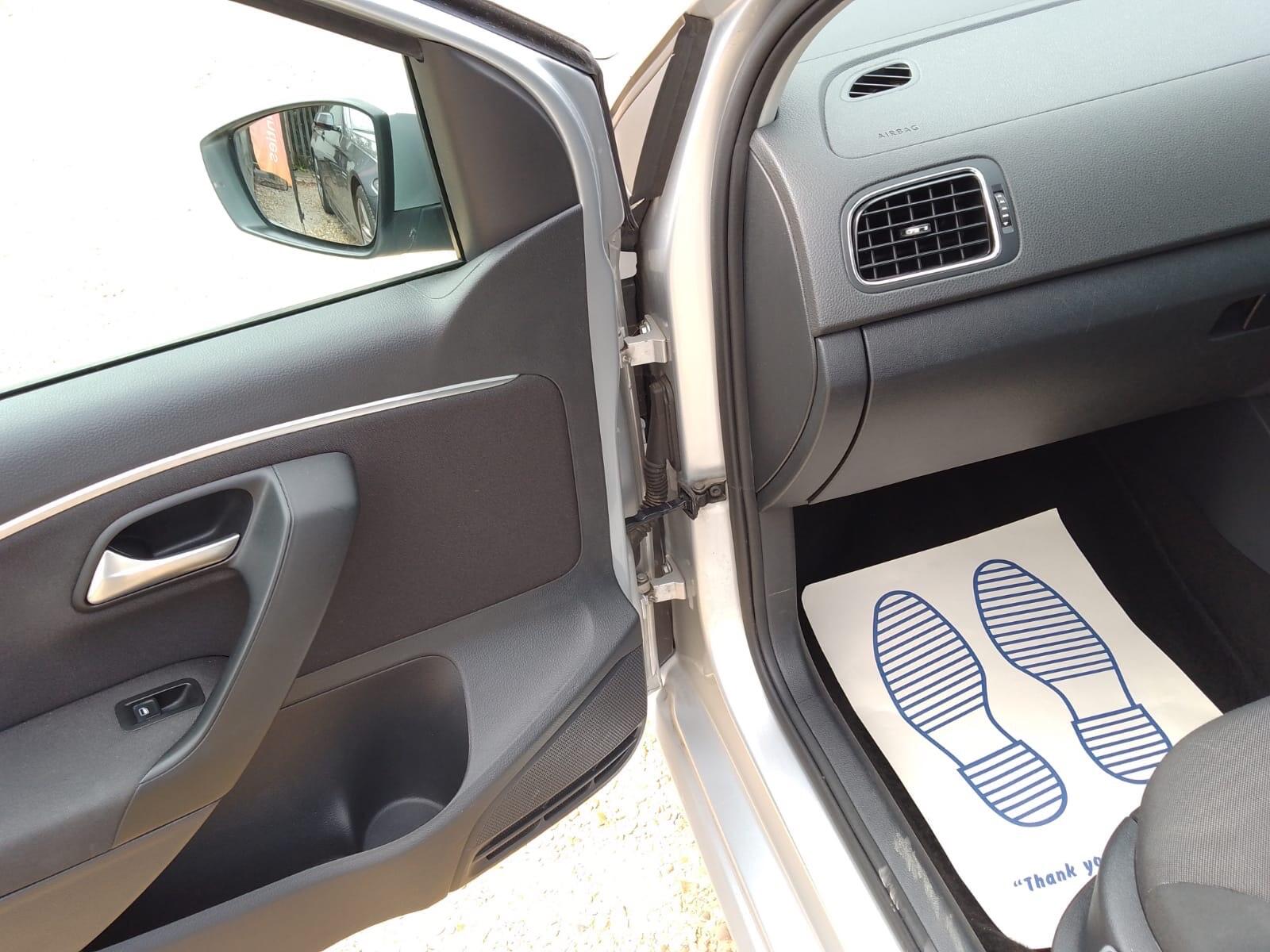 Volkswagen Polo view 50