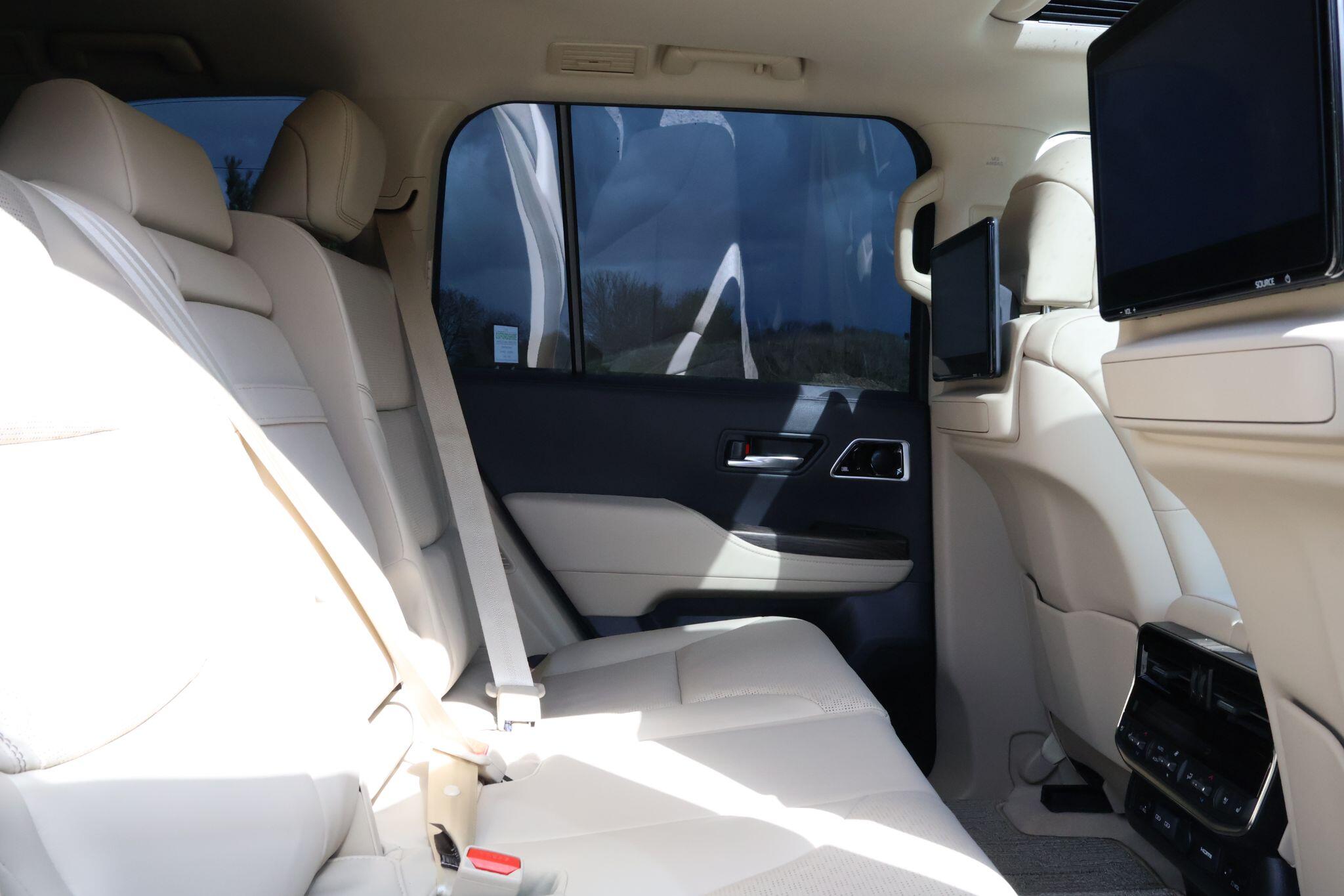 Toyota Land Cruiser view 15