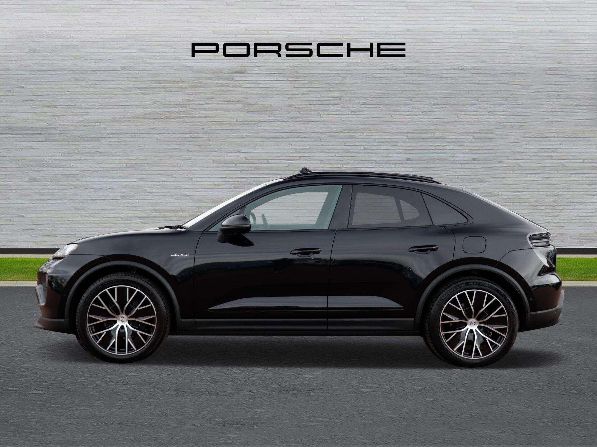 Porsche Macan view 6