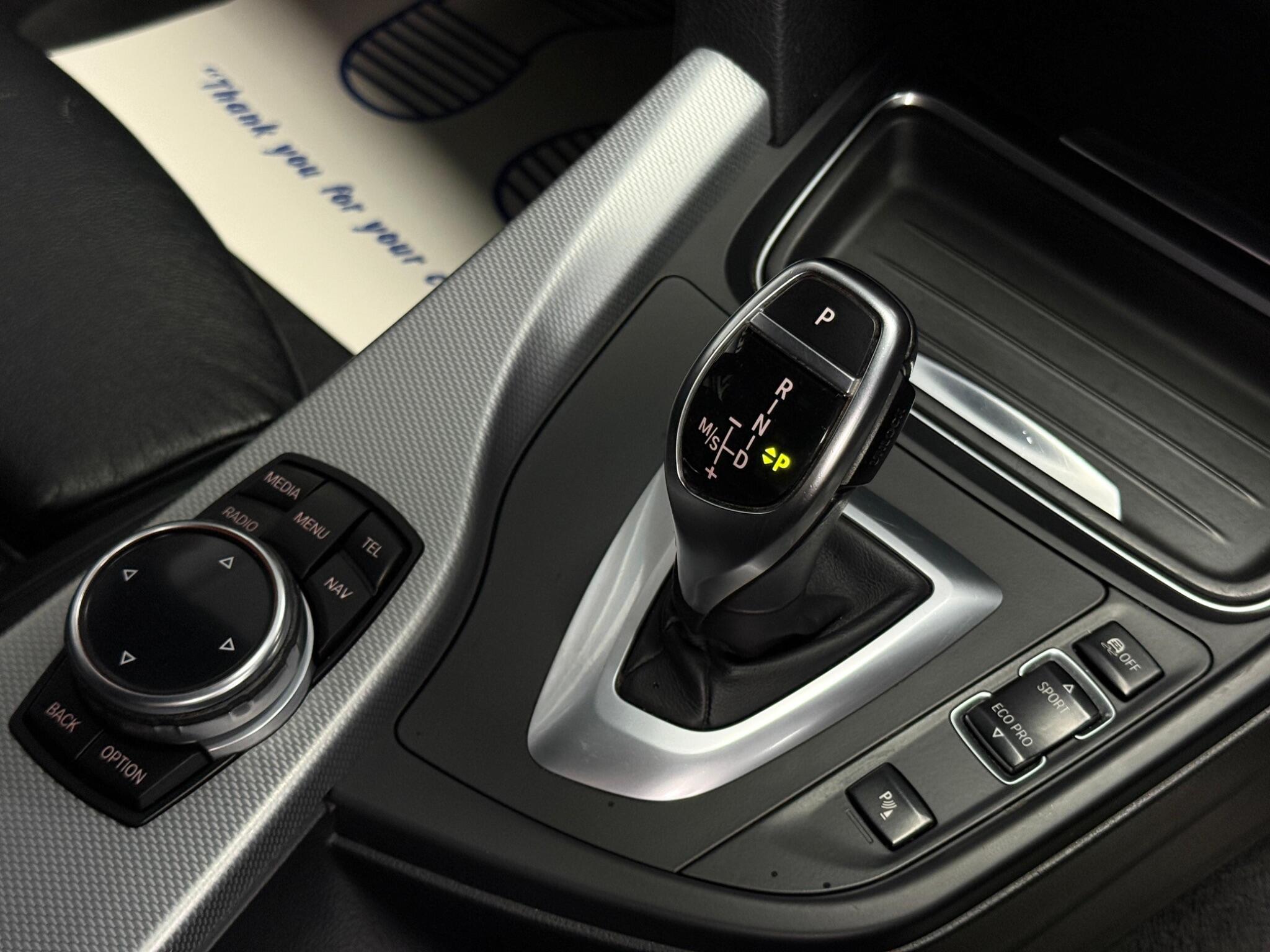 BMW 3 Series view 24