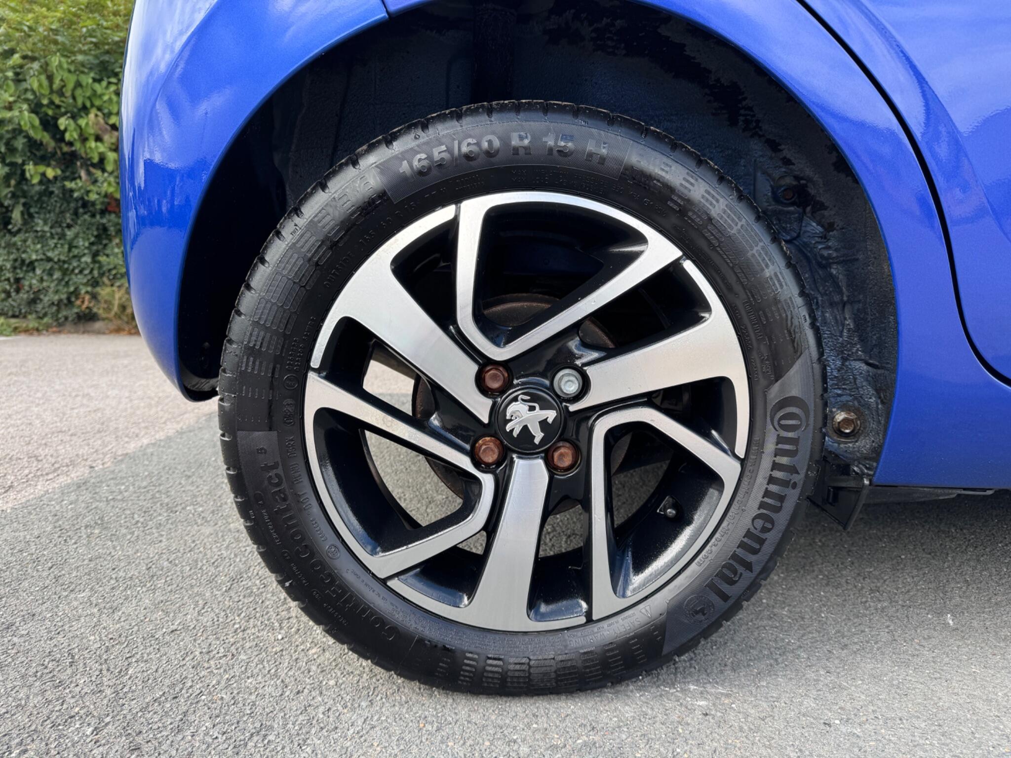 Peugeot 108 view 11
